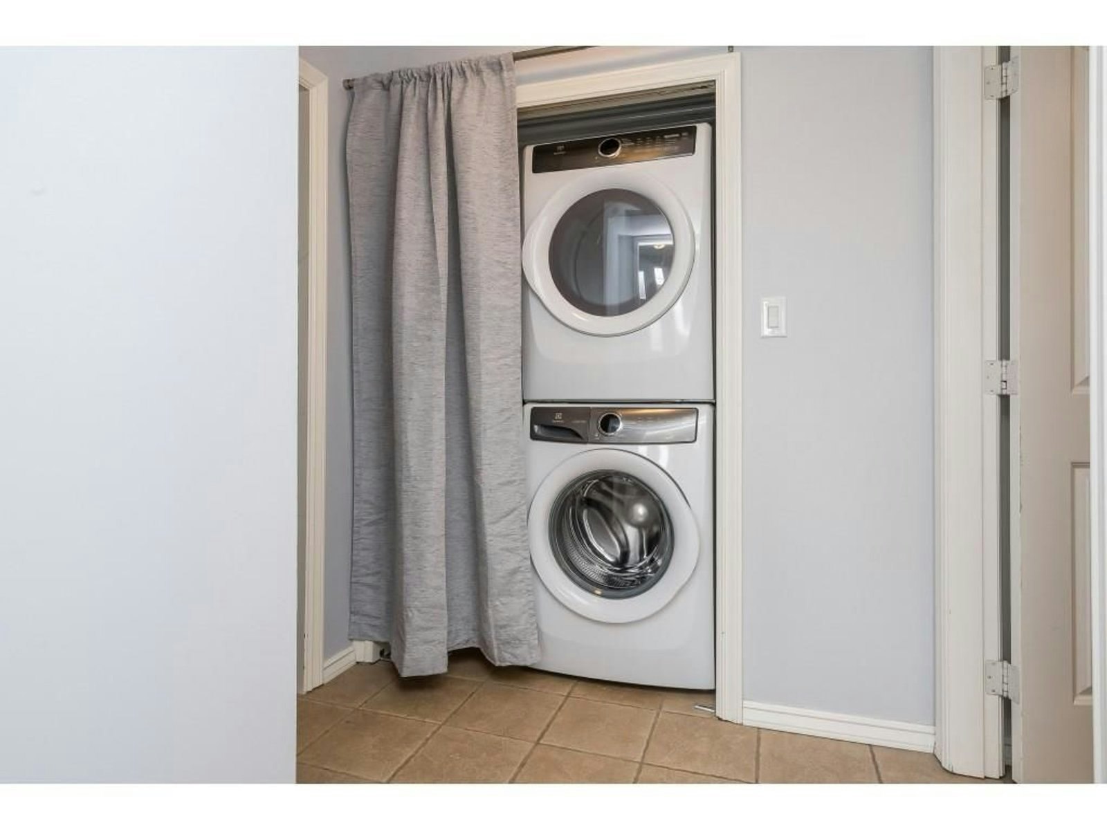 Main-33251 Rose Avenue, Mission, BC, V2V 4Z4 - 21