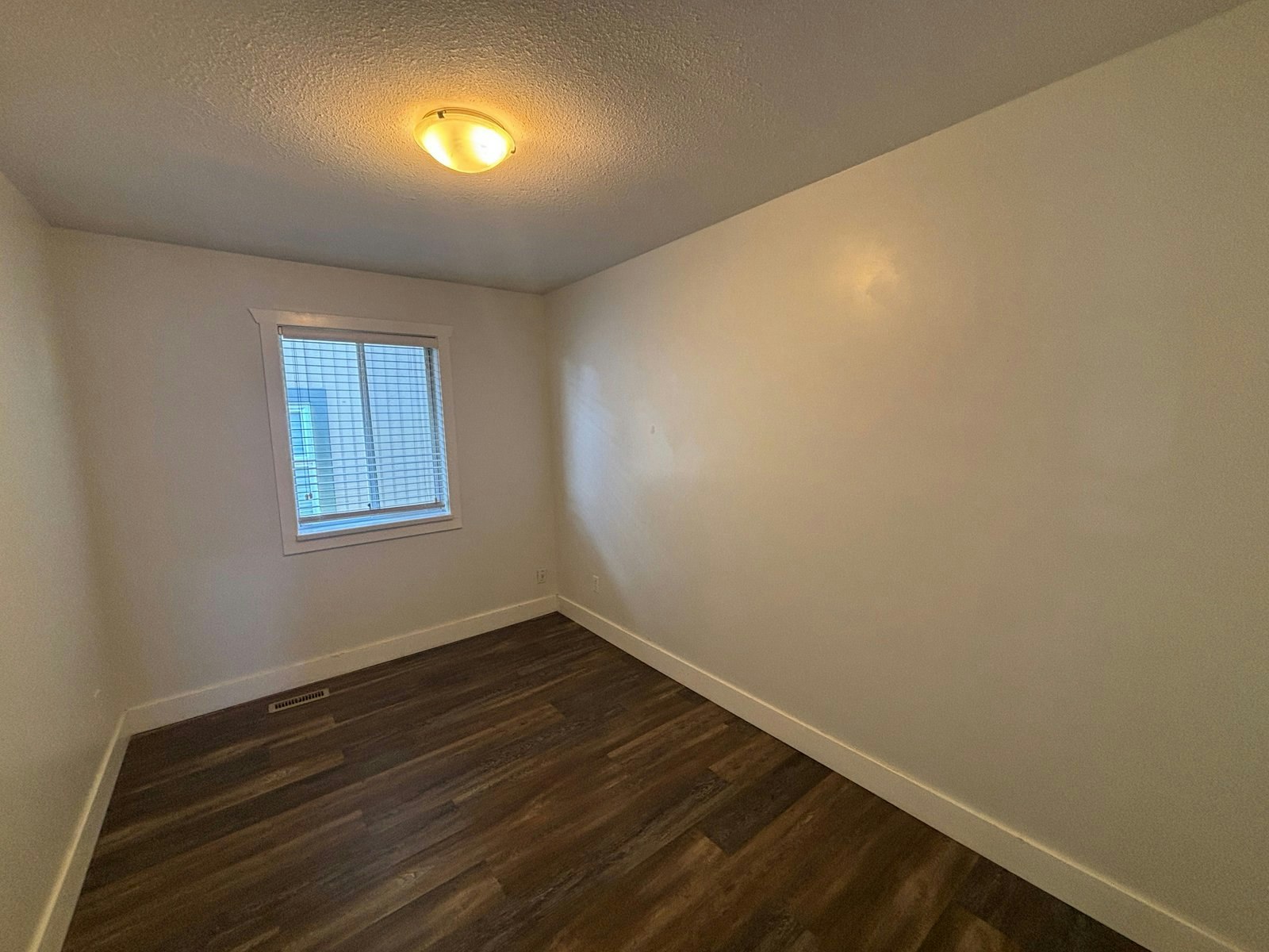 Main-19928 68 Avenue, Langley, BC, V2Y 1H8 - 4
