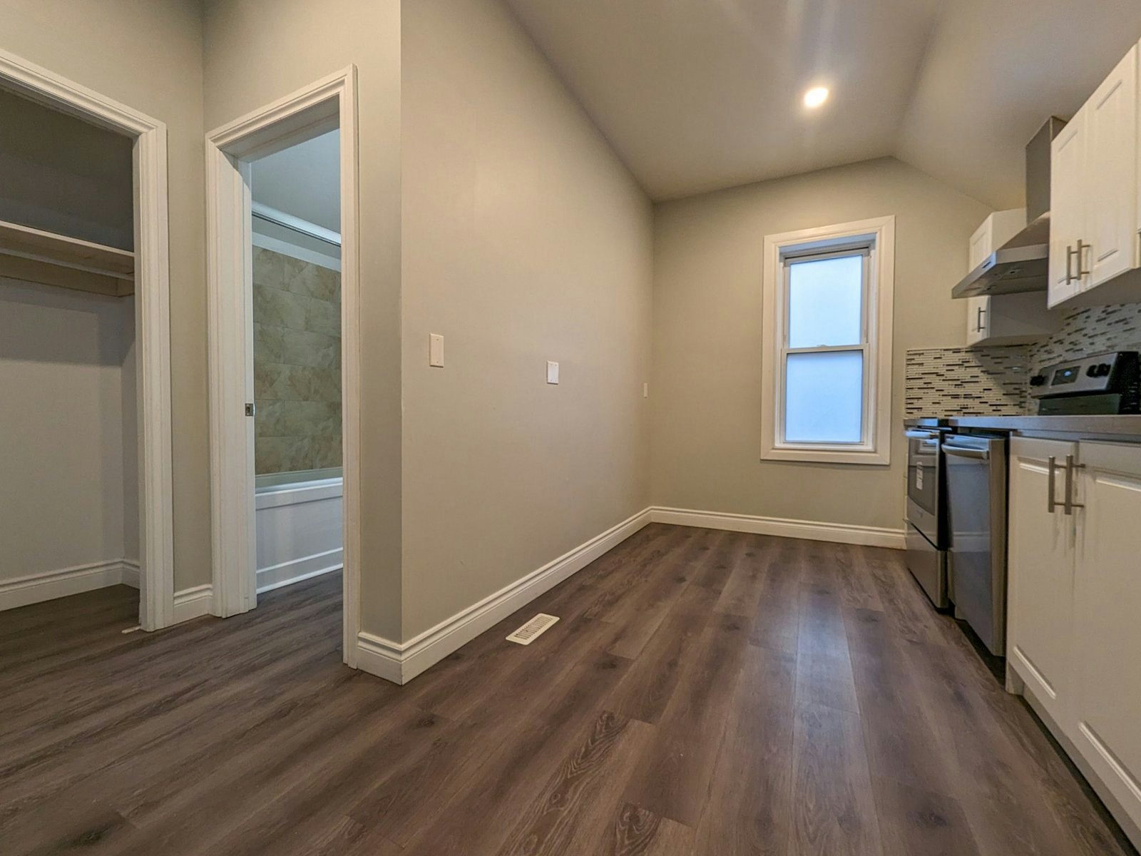 A-153 Victoria Street North, Kitchener, ON, N2H 5C5 - 3