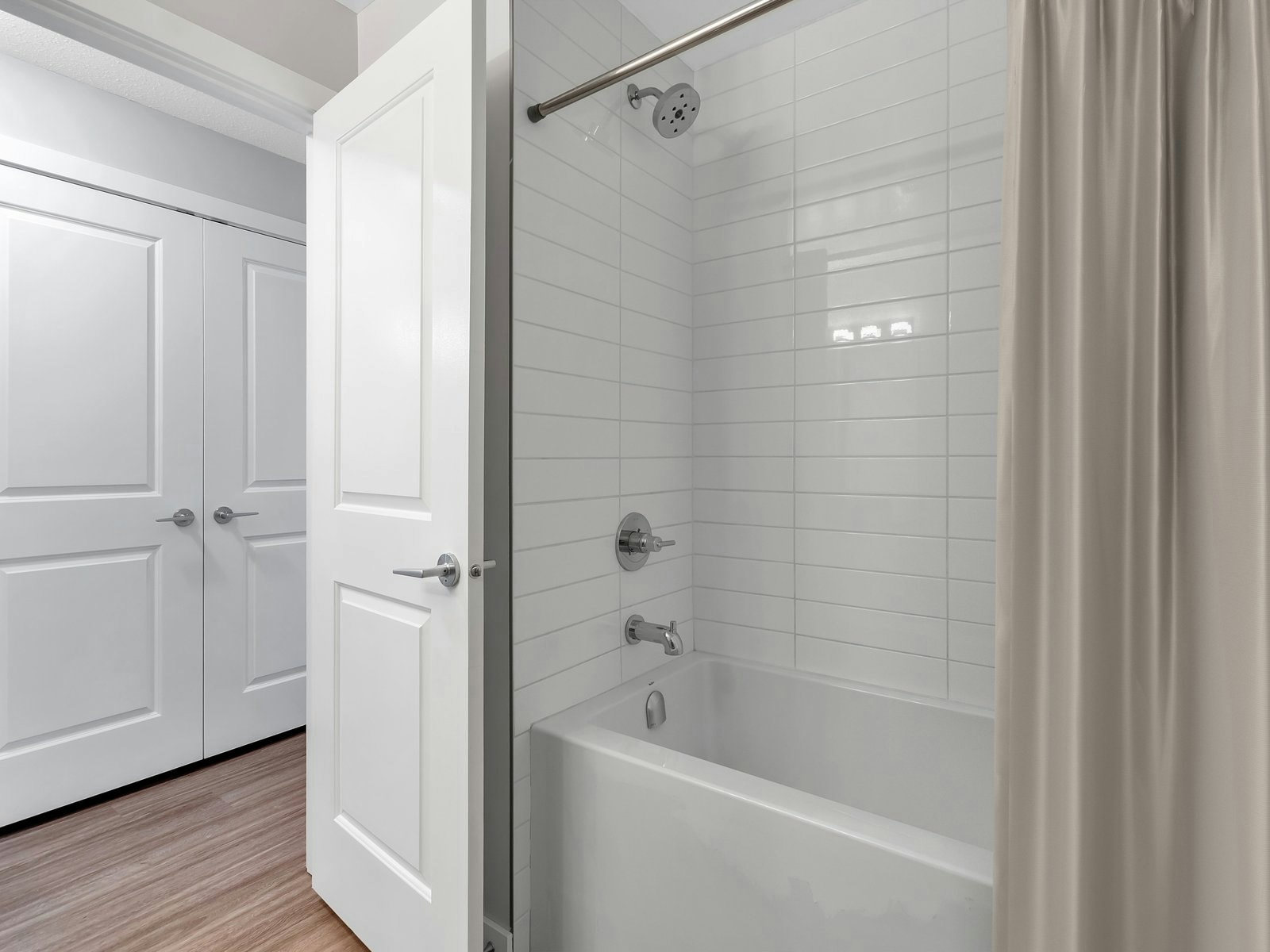 2 Bedroom 2 Bath-10 Michener Drive, Regina, SK, S4V 1R2 - 6