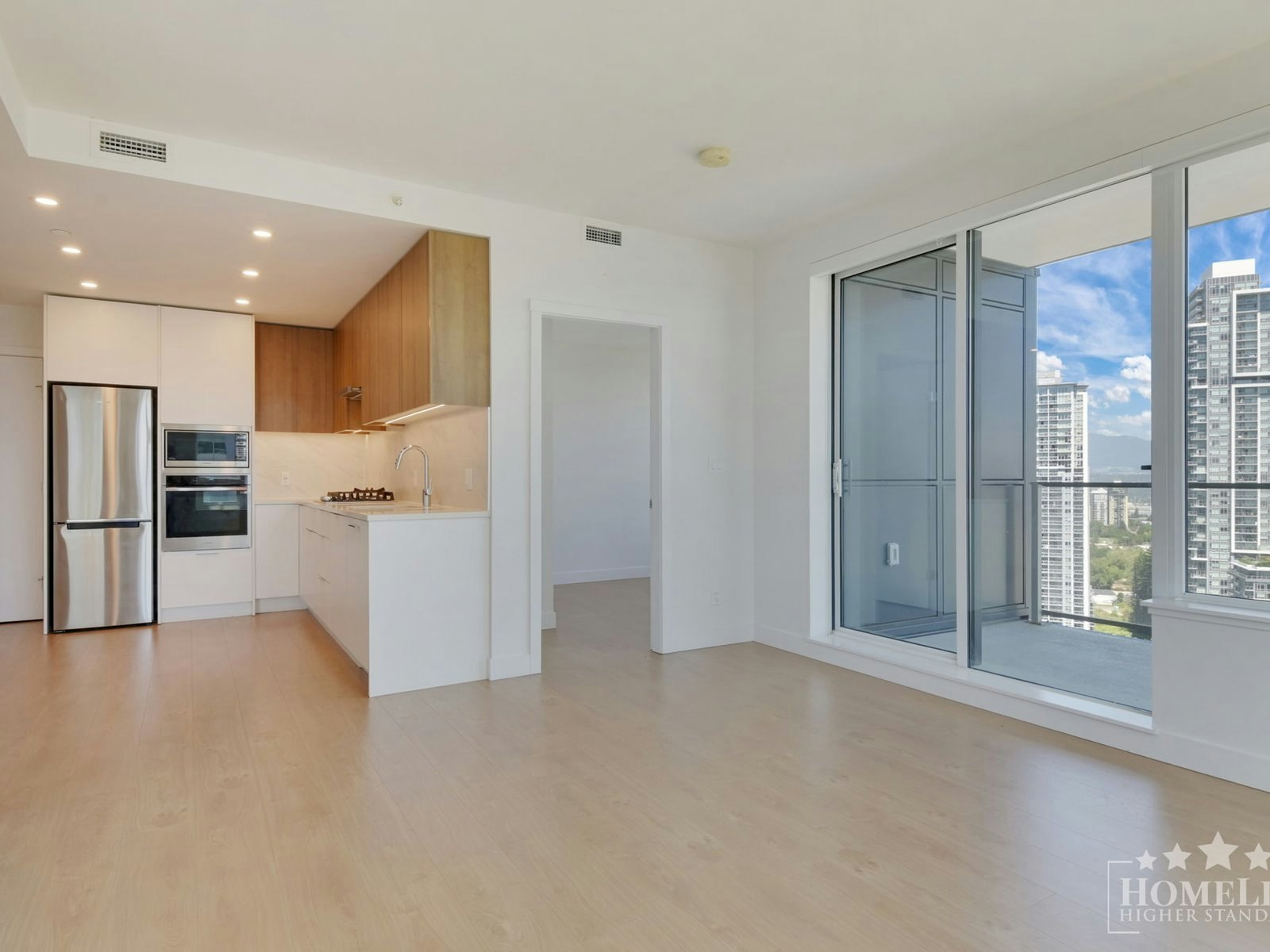 2102-13359 Old Yale 2102 Road, Surrey, BC, V3T 0S4 - 13