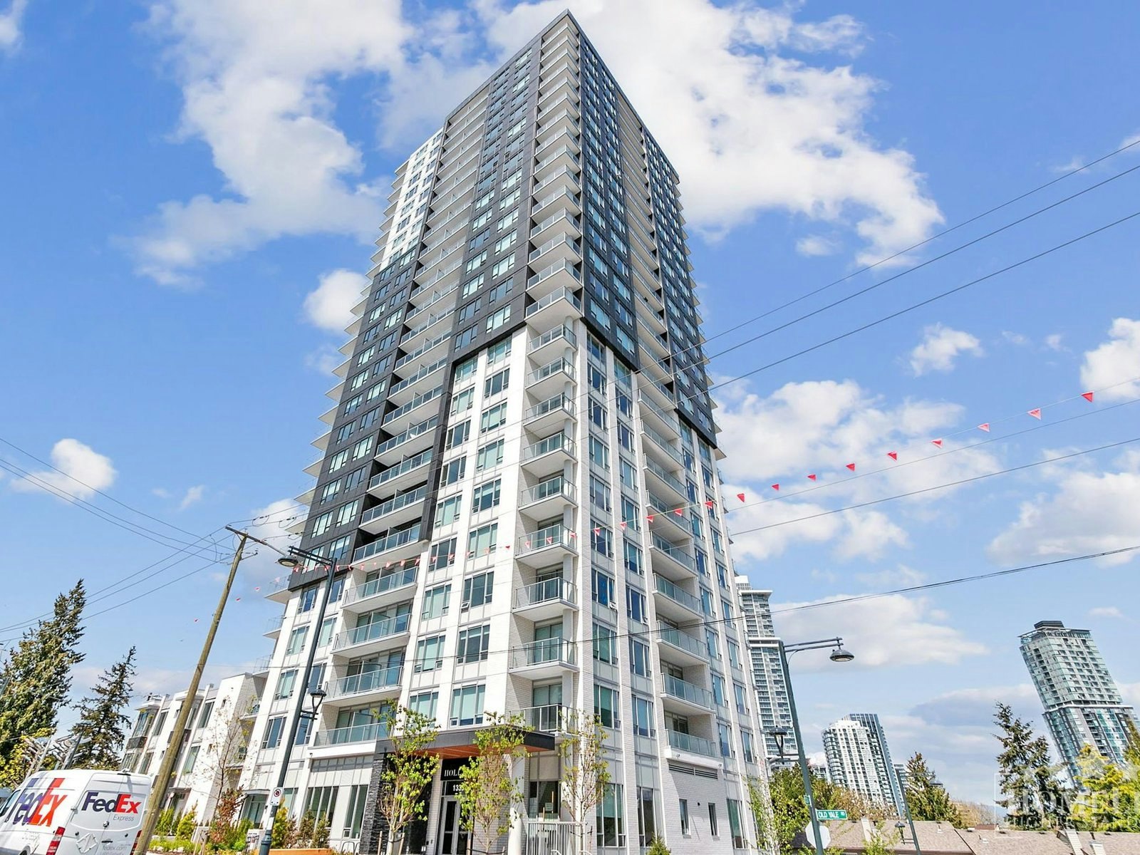 2102-13359 Old Yale 2102 Road, Surrey, BC, V3T 0S4