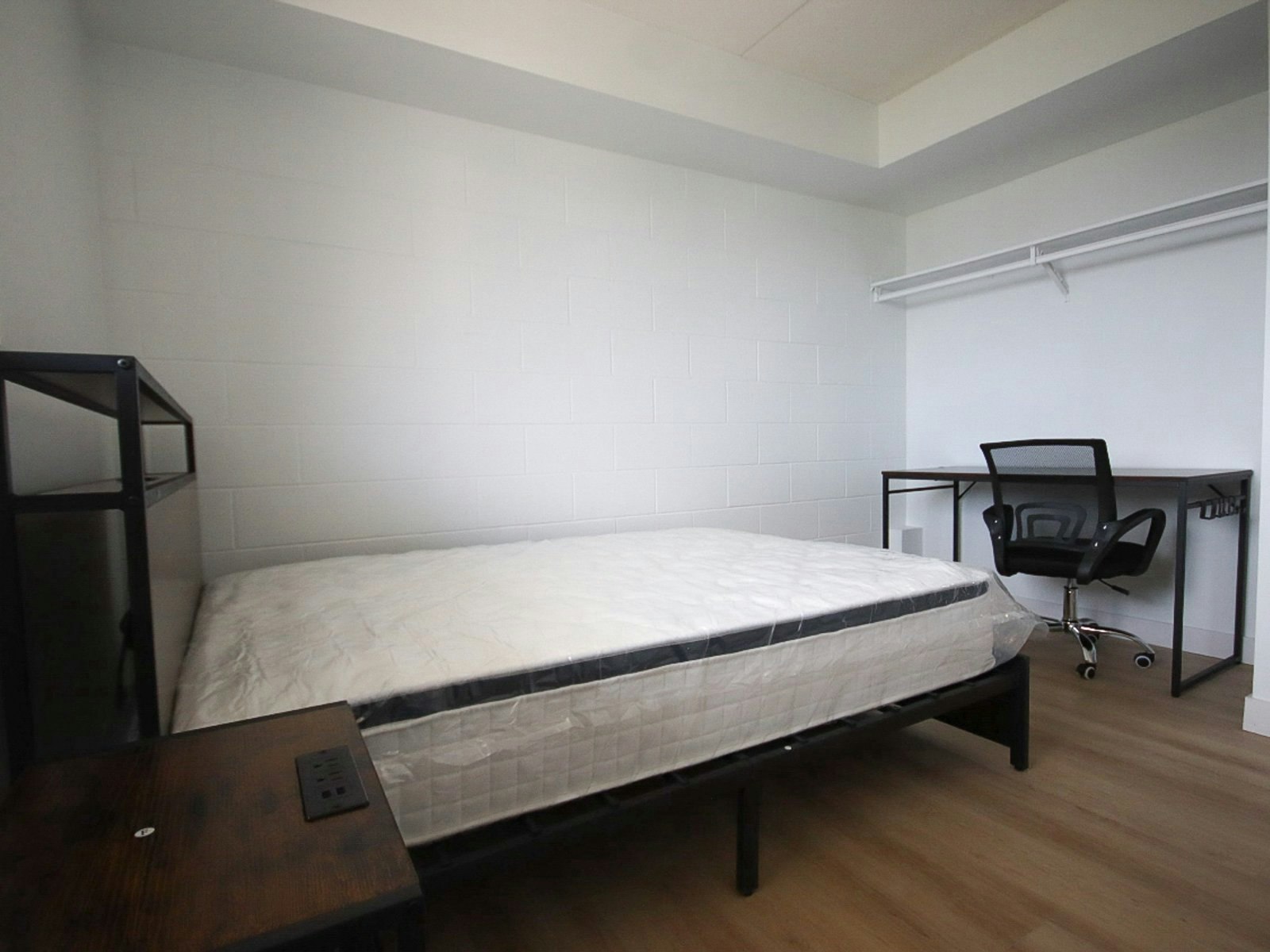 Viewings-50 University Avenue E, Waterloo, ON, N2J 2V8 - 5