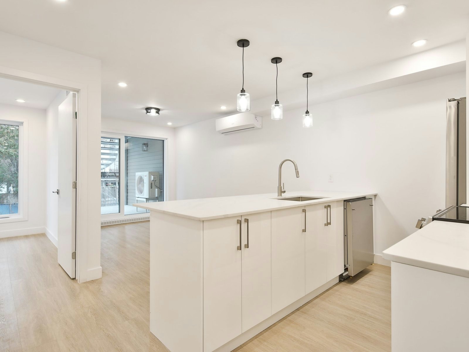 3BR-1-141 Duranceau, Montréal, QC, H8R 1M7 - 2