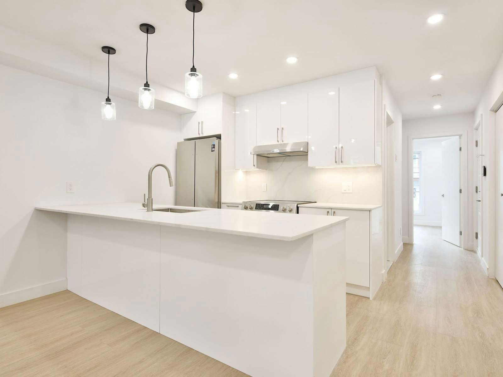 3BR-1-141 Duranceau, Montréal, QC, H8R 1M7