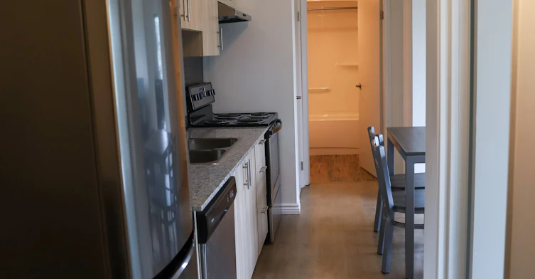 2-bed/2-bath-275 Larch Street, Waterloo, ON, N2L 0J5 - 13