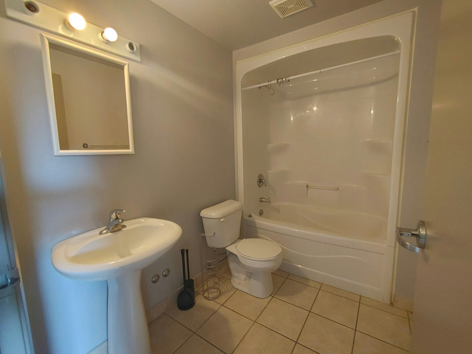 Student Rentals-325 Spruce Street, Waterloo, ON, N2L 3M6 - 13