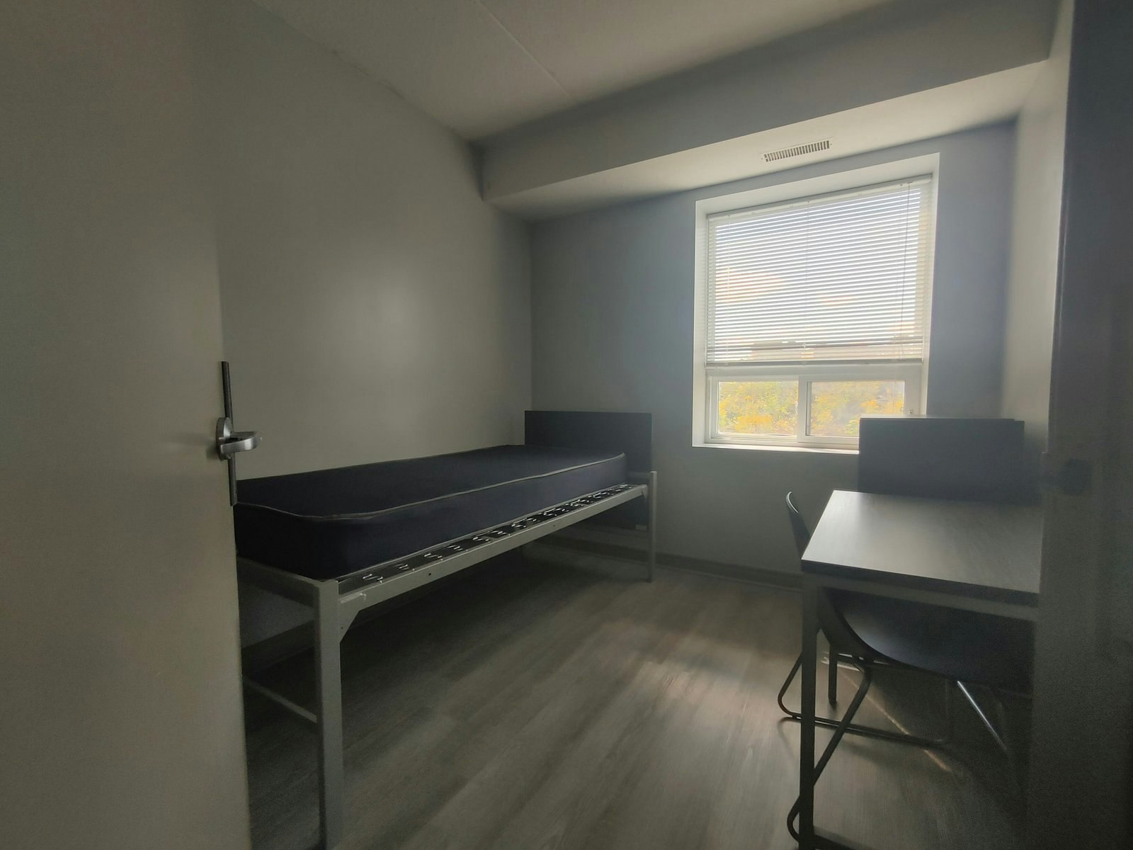 Student Rentals-325 Spruce Street, Waterloo, ON, N2L 3M6 - 16