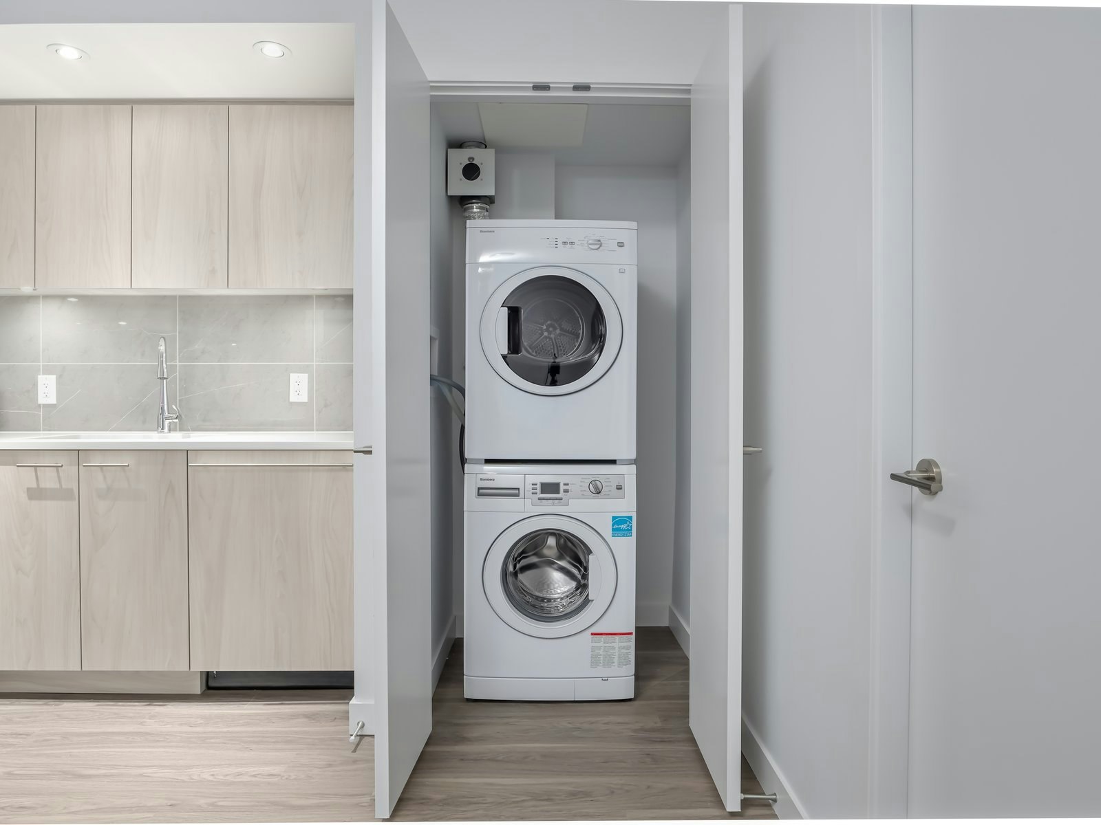 MIG-a8813a-1711 Lions Gate Lane, North Vancouver, BC, V7P 0C3 - 28