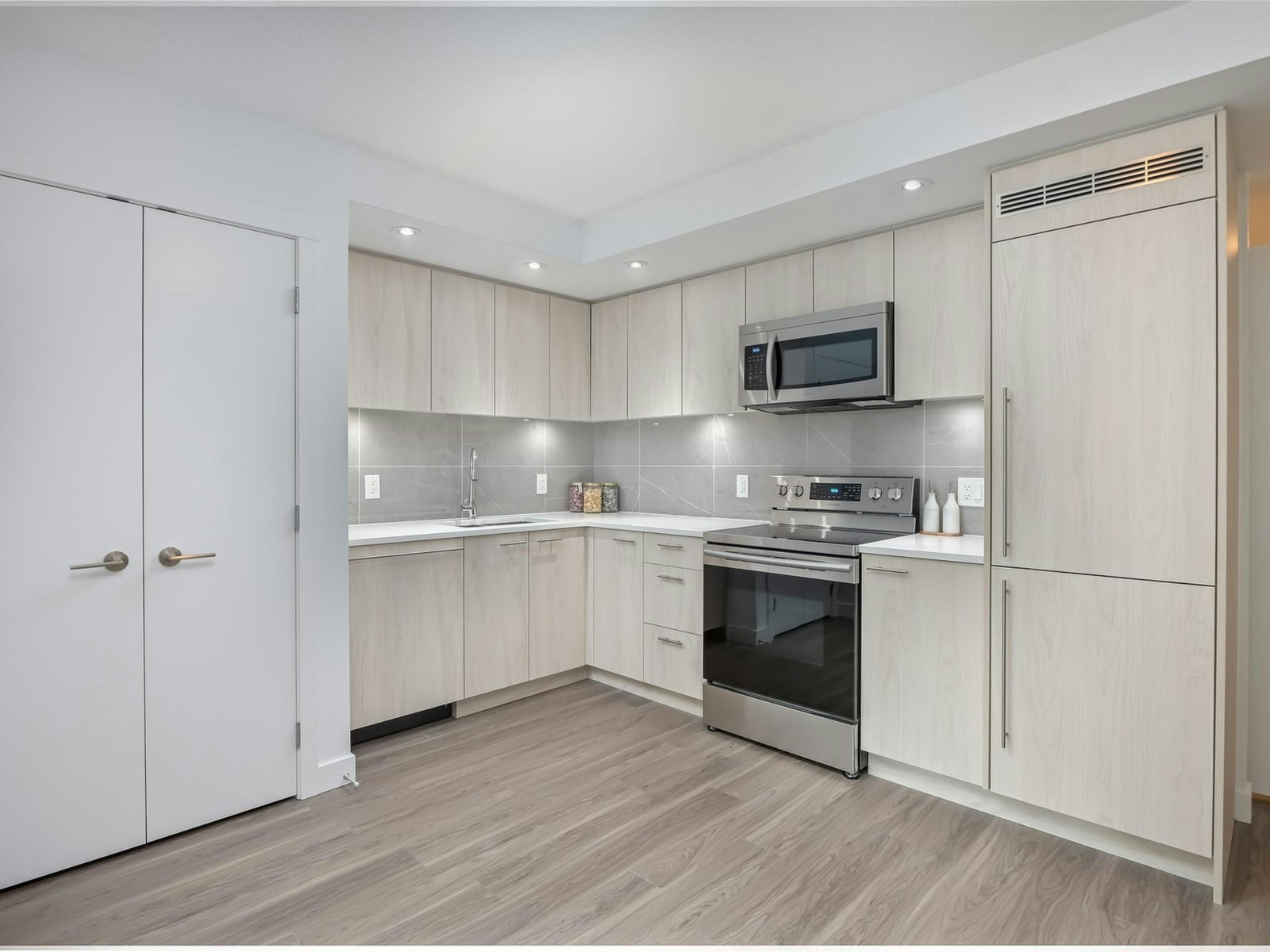 MIG-a8813a-1711 Lions Gate Lane, North Vancouver, BC, V7P 0C3 - 29