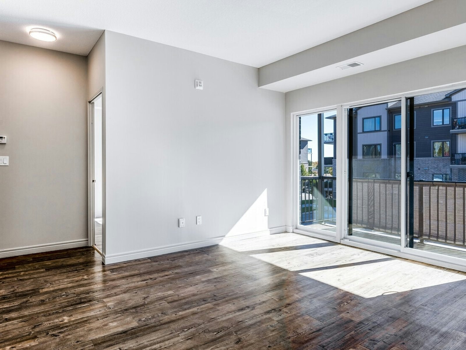 Style 04 - One Bedroom-660 Garibaldi Avenue, London, ON, N5X 4R6 - 22