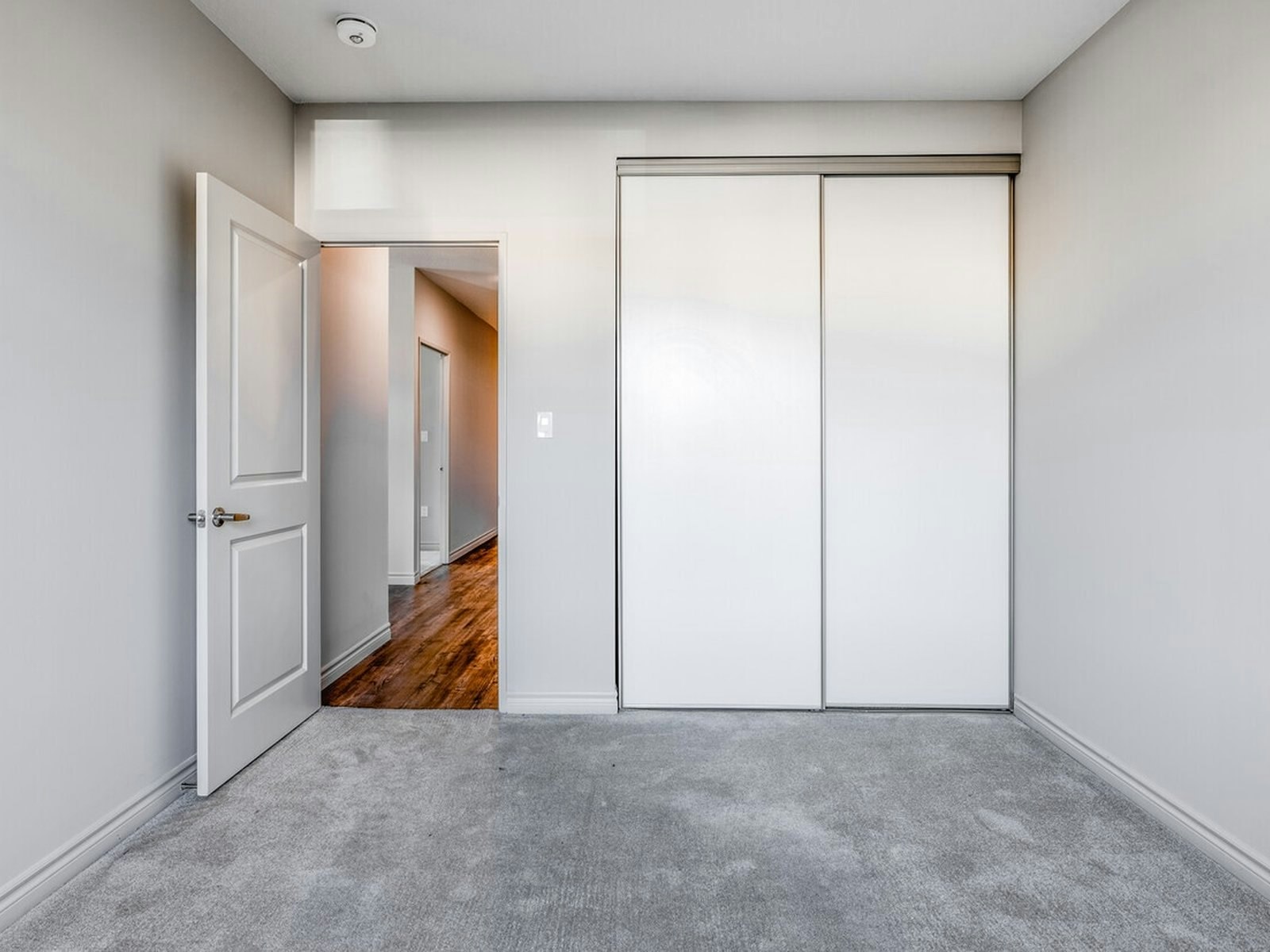 Style 04 - One Bedroom-660 Garibaldi Avenue, London, ON, N5X 4R6 - 26