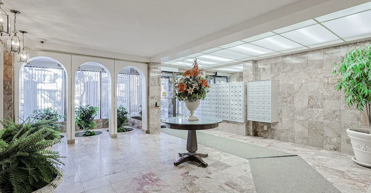 PH902-485 Kingston Road, Toronto, ON, M4L 1V6 - 36