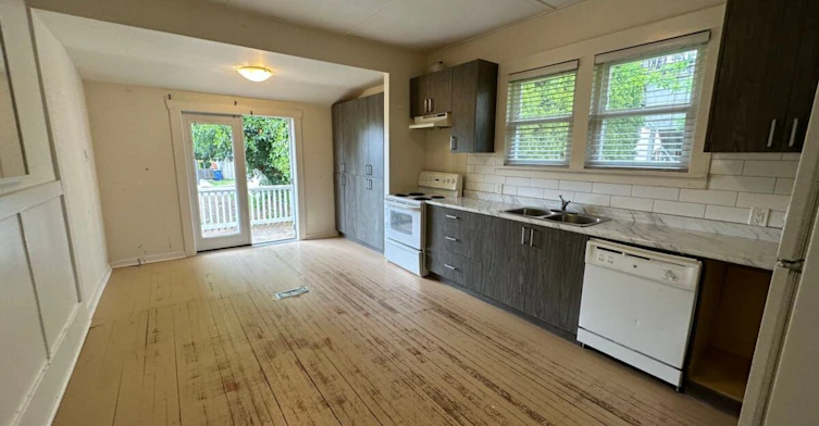 1-33913 Pine Street, Abbotsford, BC, V2S 2P4 - 2