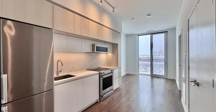 1 bedroom, 1.5 bathroom-185 Millway Avenue, Vaughan, ON, L4K 0L2 - 3