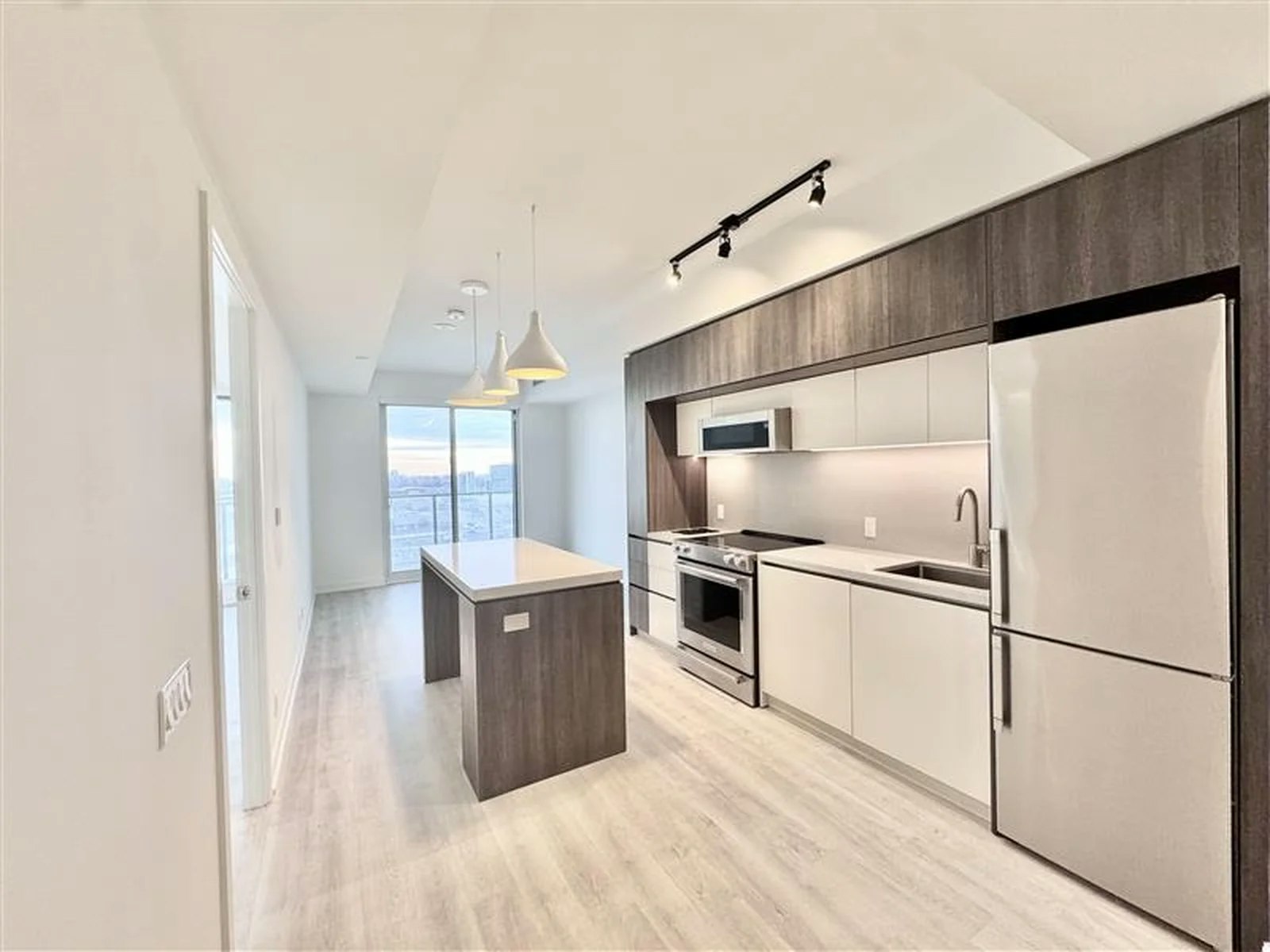 1 bedroom, 1.5 bathroom-185 Millway Avenue, Vaughan, ON, L4K 0L2 - 20