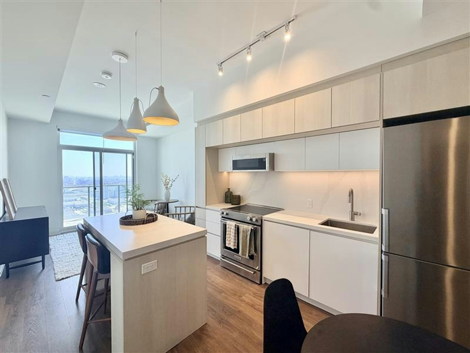 3 bedroom-185 Millway Avenue, Vaughan, ON, L4K 0L2 - 2
