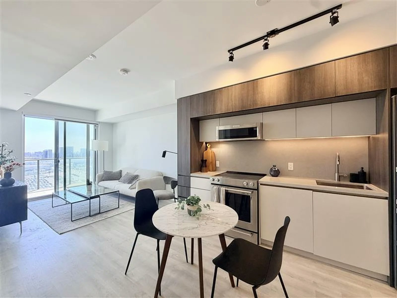 1 bedroom, 1.5 bathroom-185 Millway Avenue, Vaughan, ON, L4K 0L2 - 21