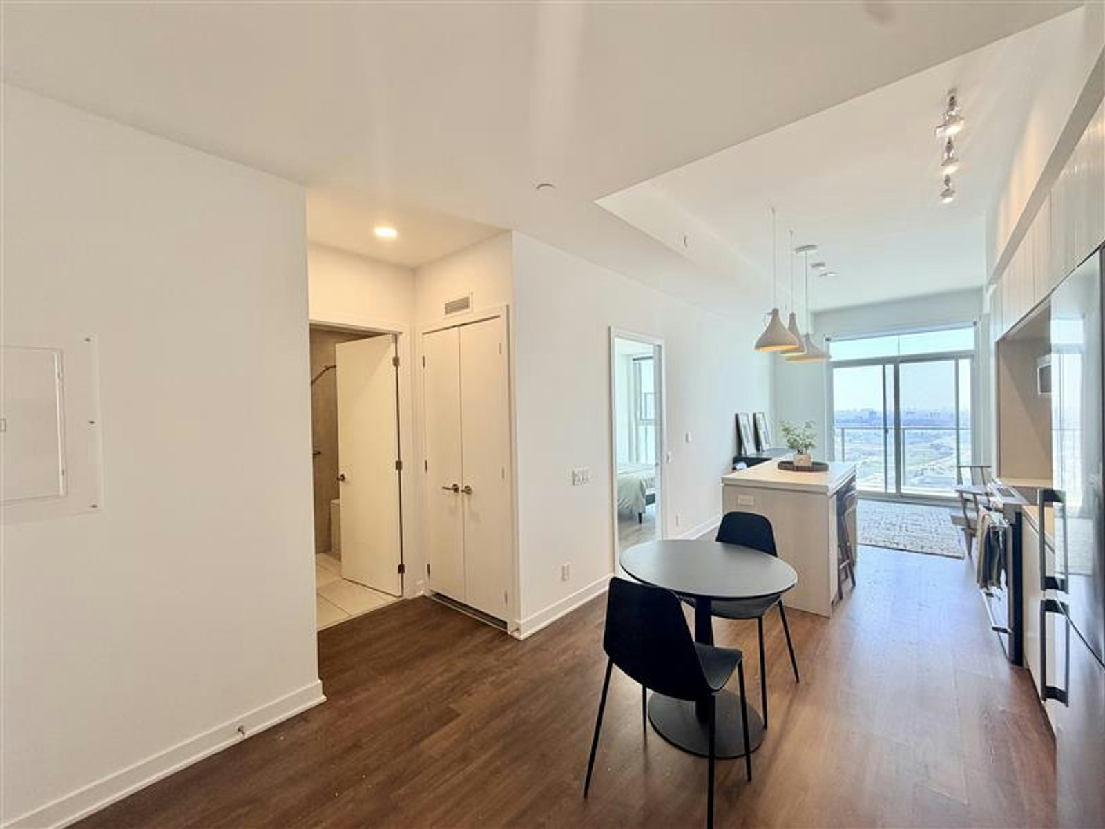 3 bedroom-185 Millway Avenue, Vaughan, ON, L4K 0L2 - 6