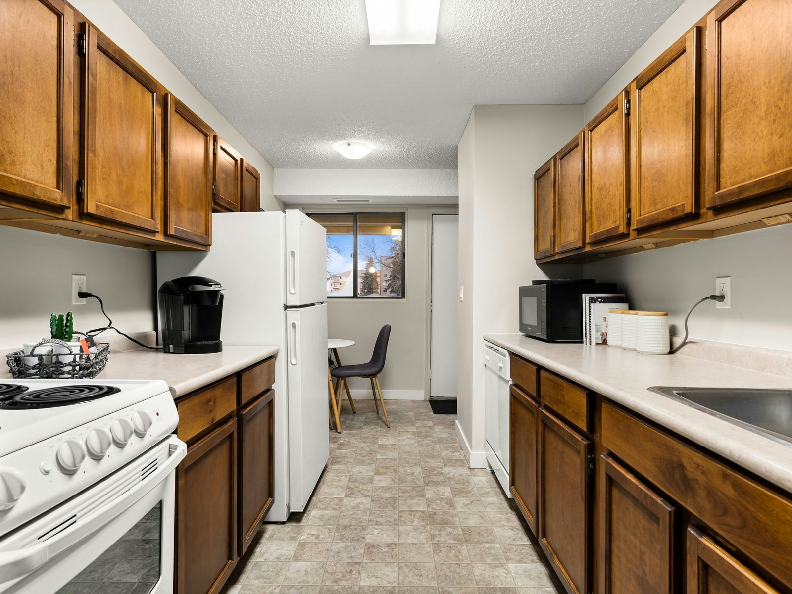 1 Bedroom 1 Bath-14 Lorne Place, Regina, SK, S4R 8B3