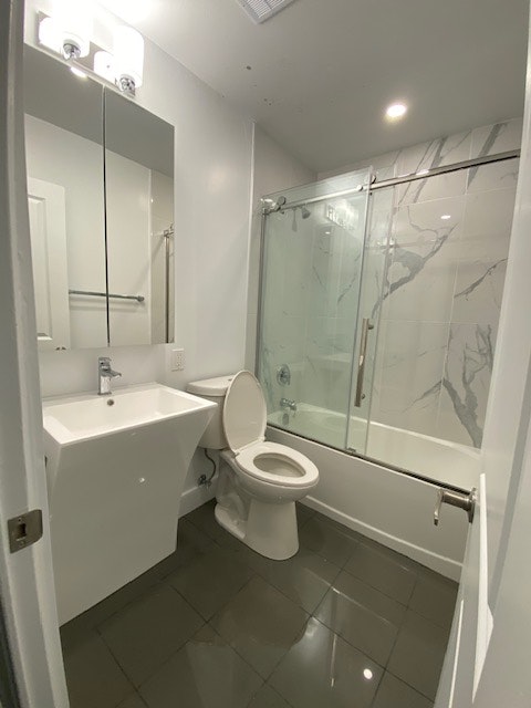 11-4 Superior Avenue, Toronto, ON, M8V 2M1 - 2