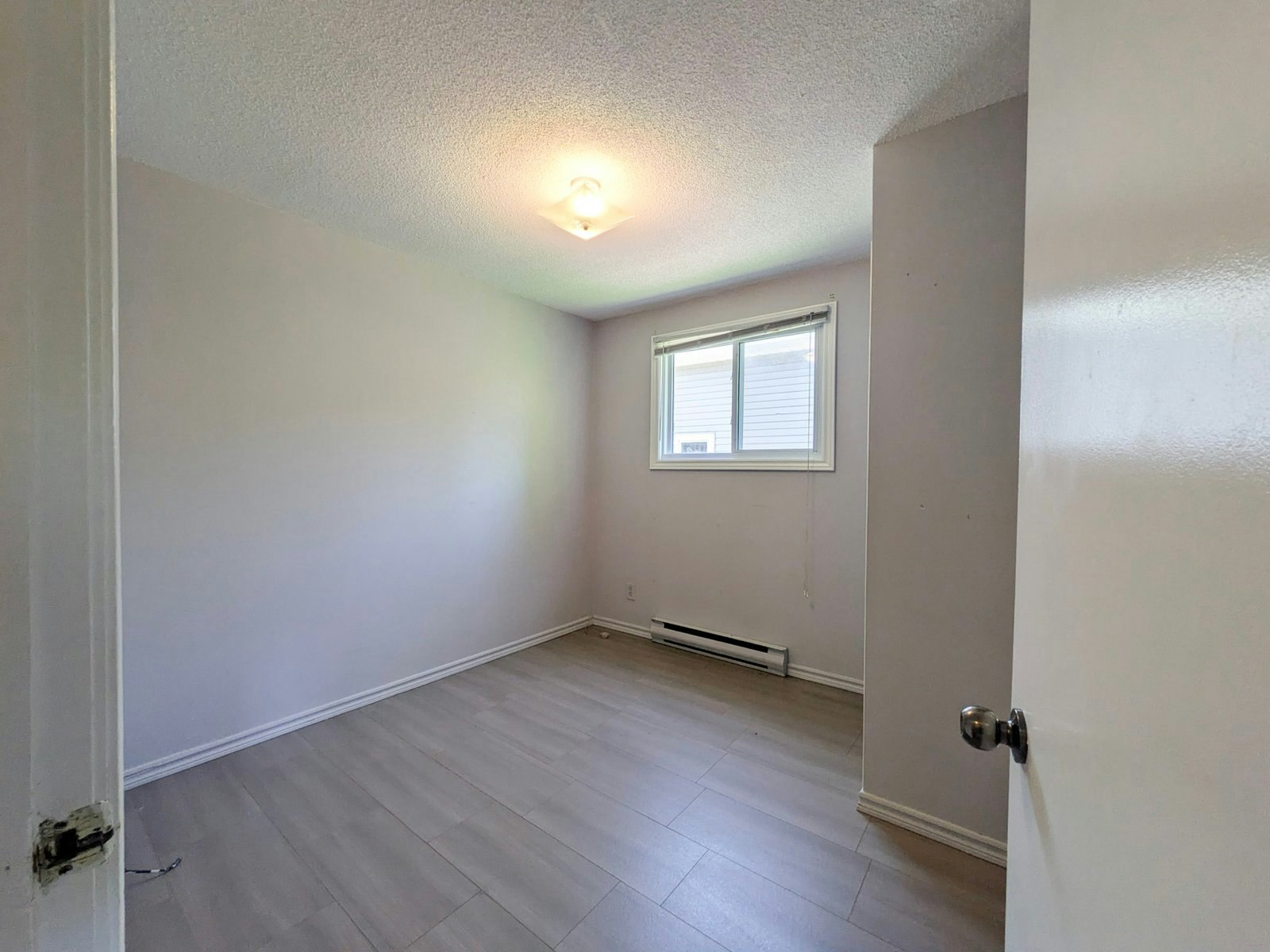 Student Rentals-32 Noecker Street, Waterloo, ON, N2J 2R4 - 14