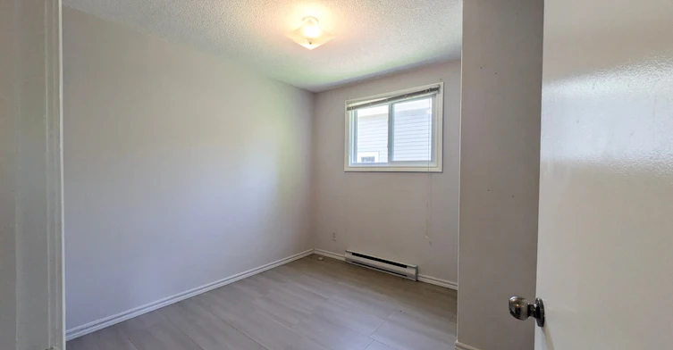Student Rentals-32 Noecker Street, Waterloo, ON, N2J 2R4 - 14