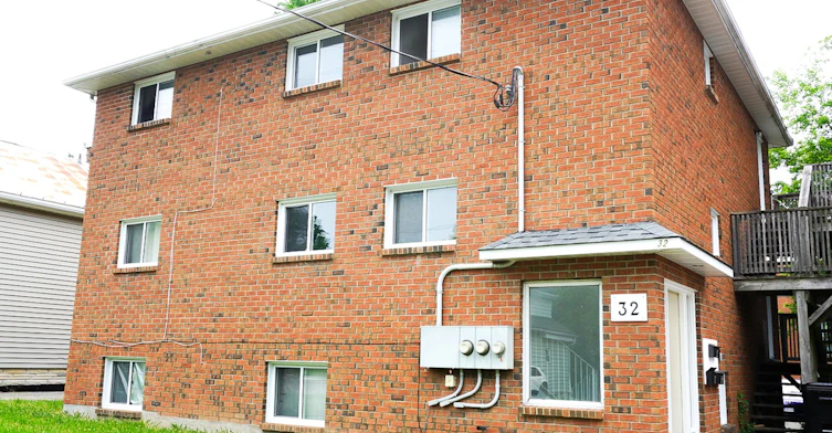 Student Rentals-32 Noecker Street, Waterloo, ON, N2J 2R4