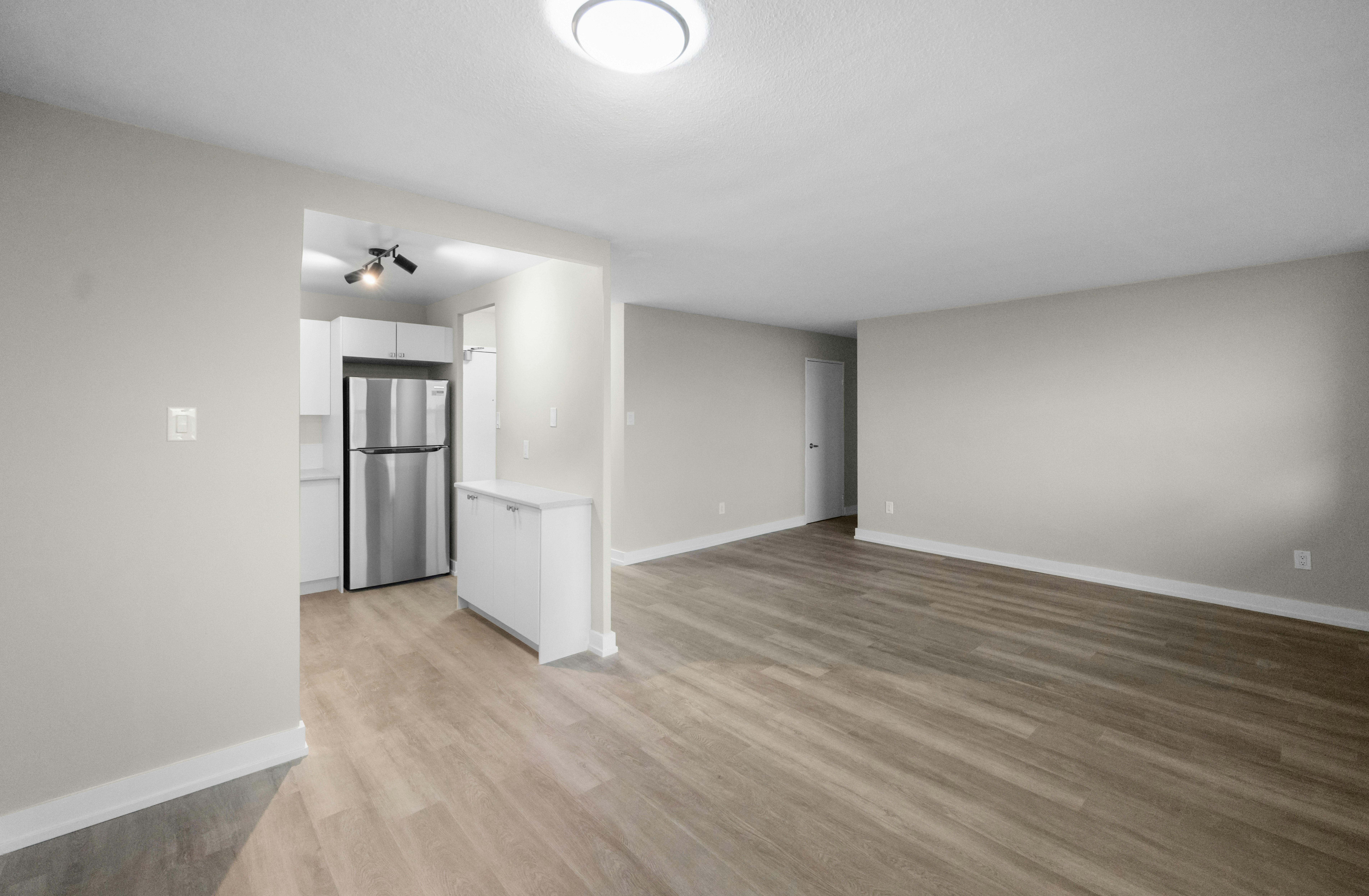 Unit B-2170 Sherobee Road, Mississauga, ON, L5A 3P8 4