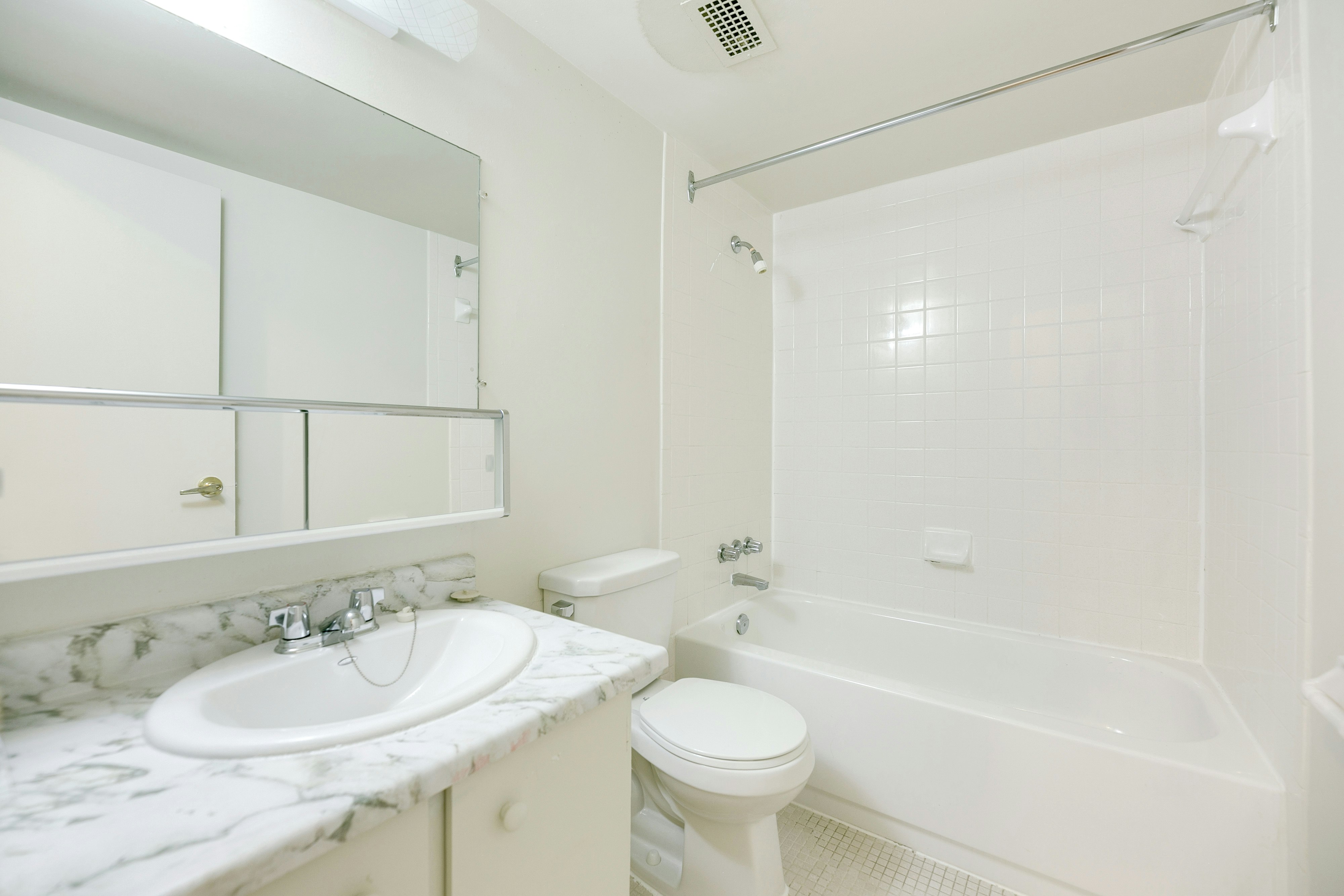 Unit A-2177 Sherobee Road, Mississauga, ON, L5A 3G9 - 7