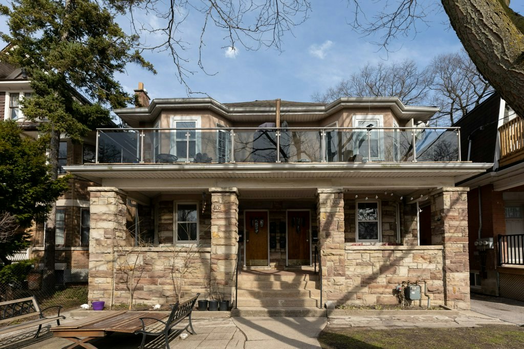 1-405 Parkside Drive, Toronto, ON, M6R 2Z7 - 2