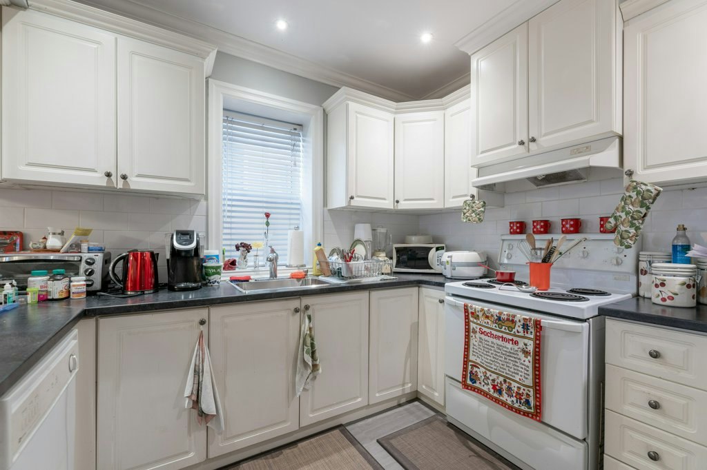 1-405 Parkside Drive, Toronto, ON, M6R 2Z7 - 6