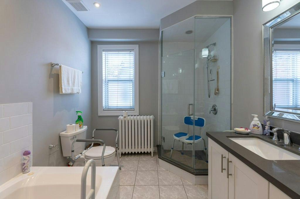1-405 Parkside Drive, Toronto, ON, M6R 2Z7 - 9
