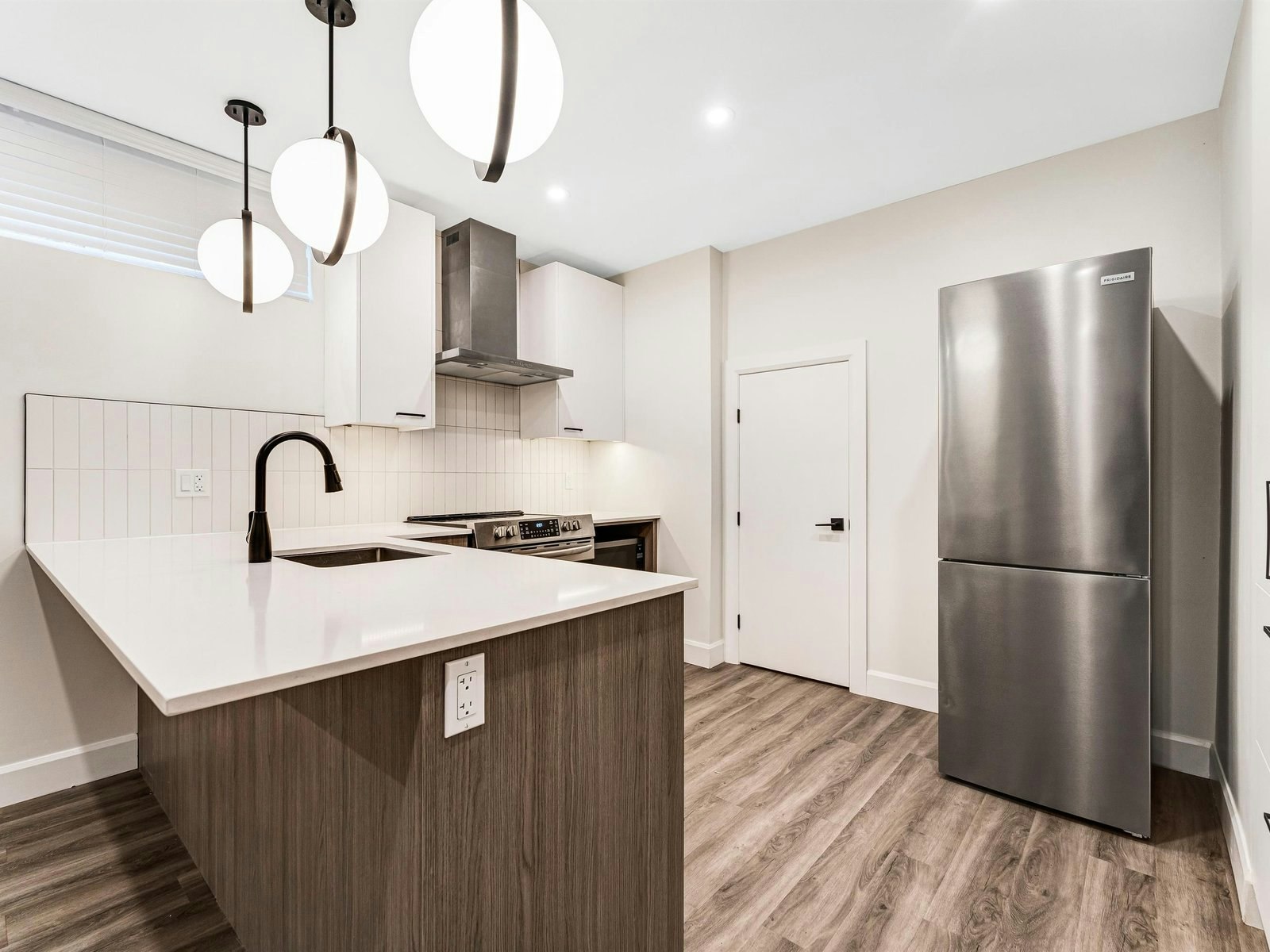 A-847 Woodroffe Avenue, Ottawa, ON, K2A 2G5 - 21