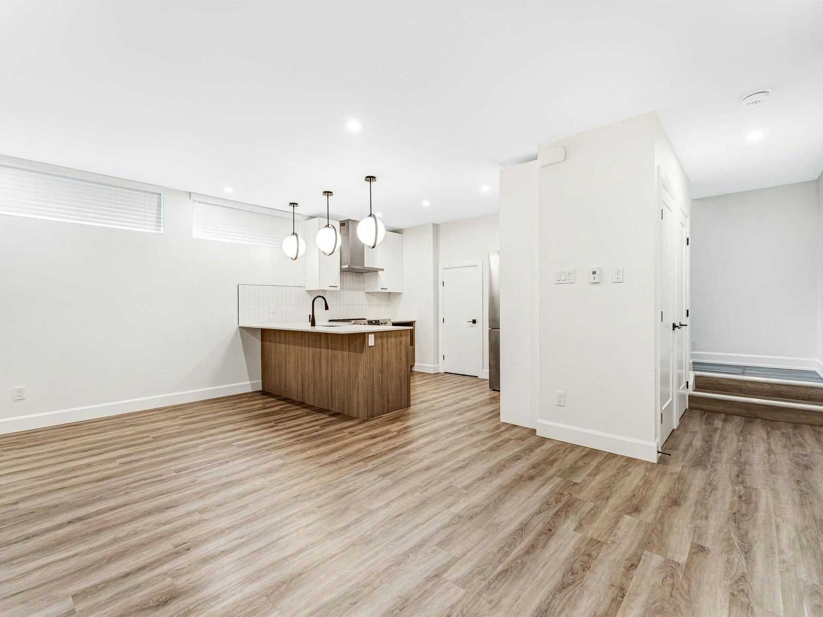 A-847 Woodroffe Avenue, Ottawa, ON, K2A 2G5 - 11