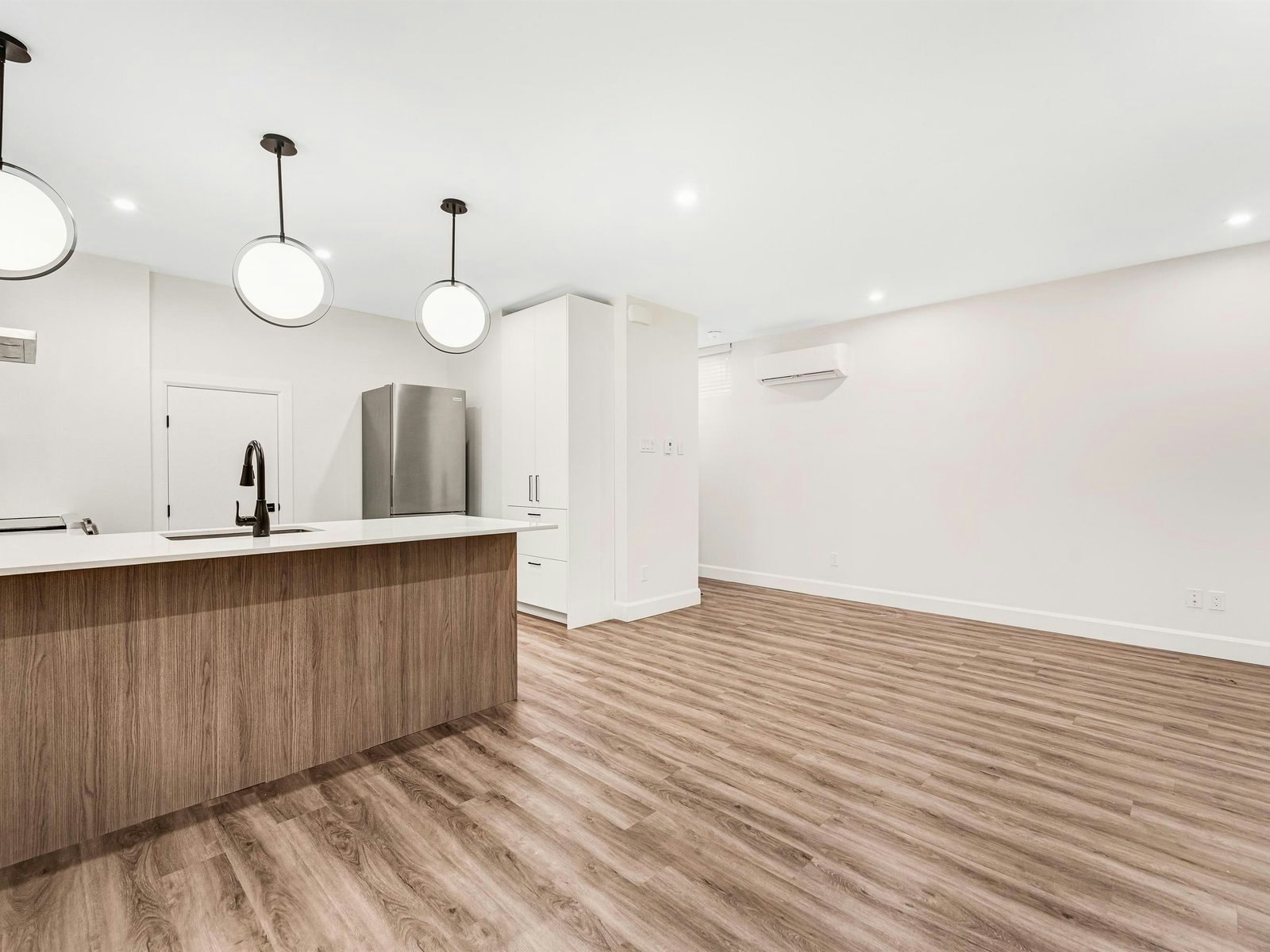 A-847 Woodroffe Avenue, Ottawa, ON, K2A 2G5 - 16