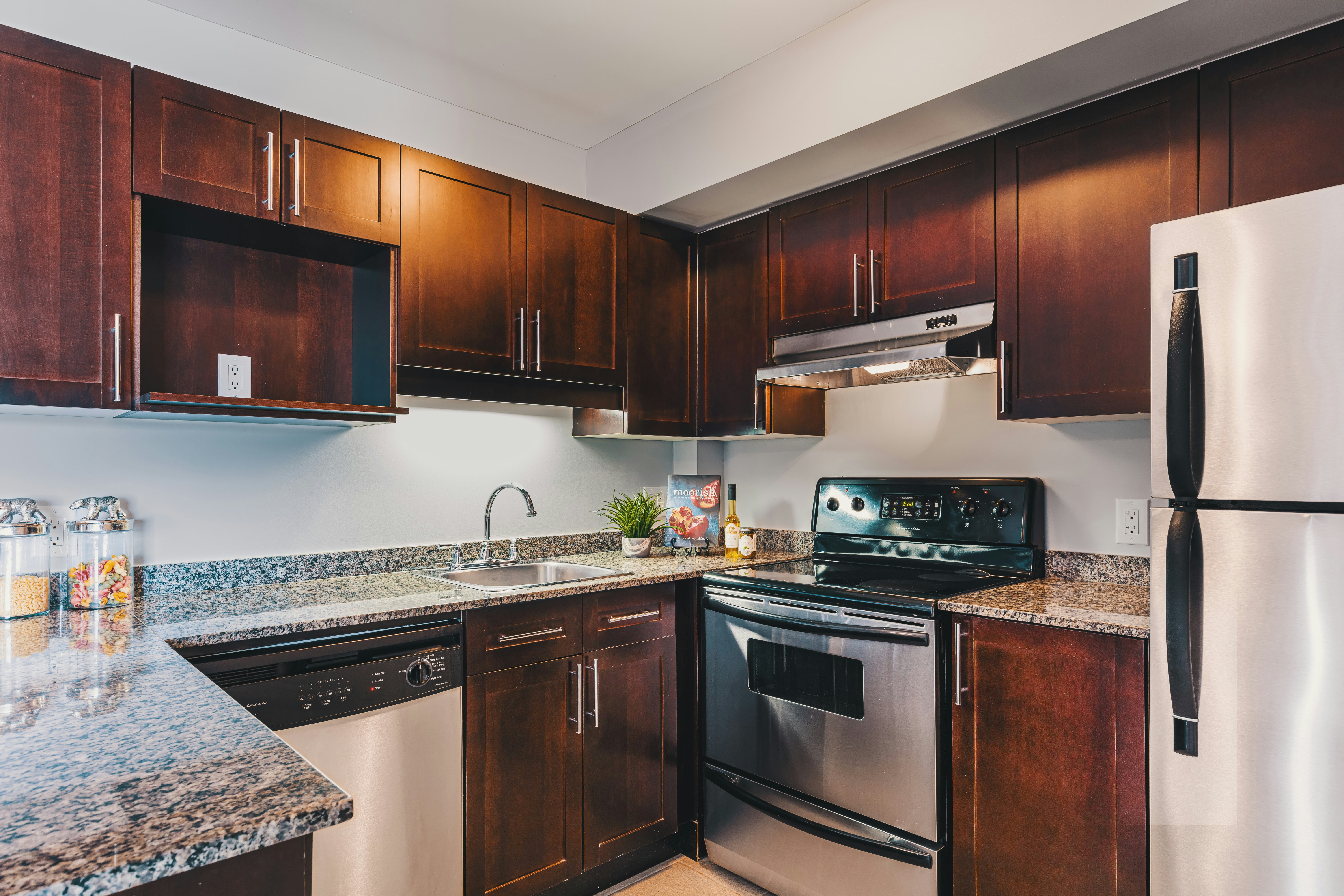 301-17 Aberdeen Street, Ottawa, ON, K1S 5N4 - 4