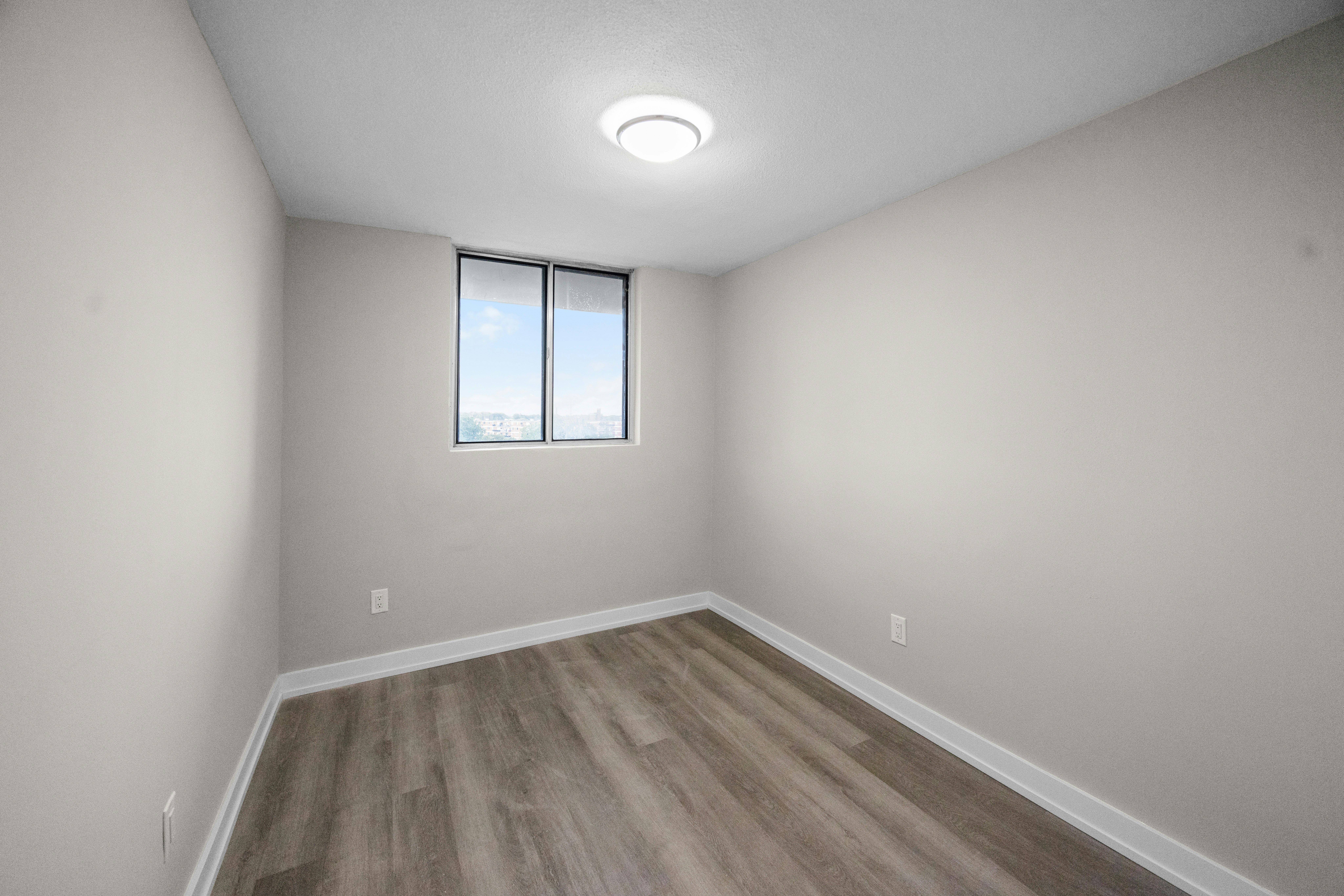 2B-2170 Sherobee Road, Mississauga, ON, L5A 3P8 - 13
