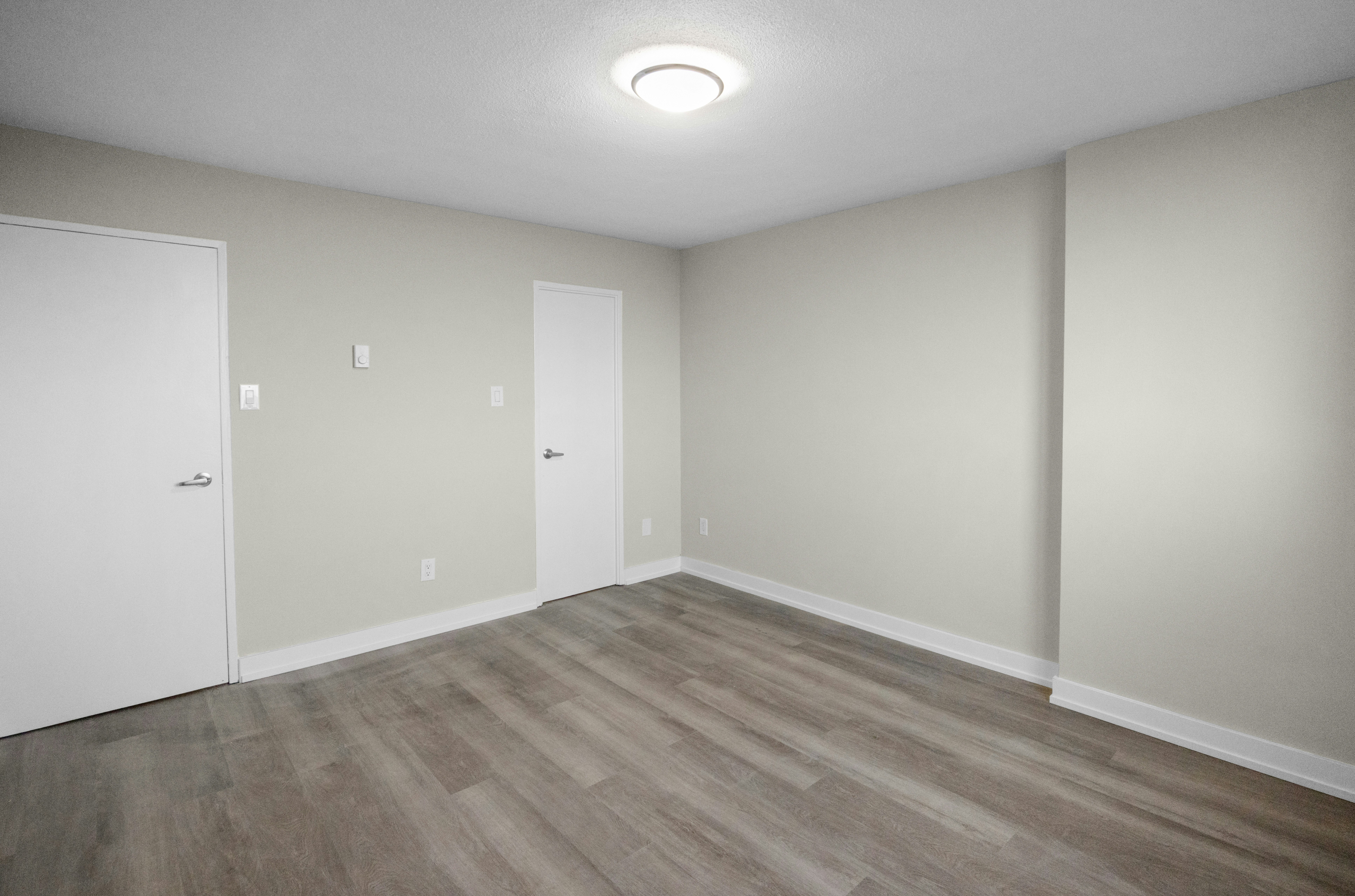 2B-2170 Sherobee Road, Mississauga, ON, L5A 3P8 - 12