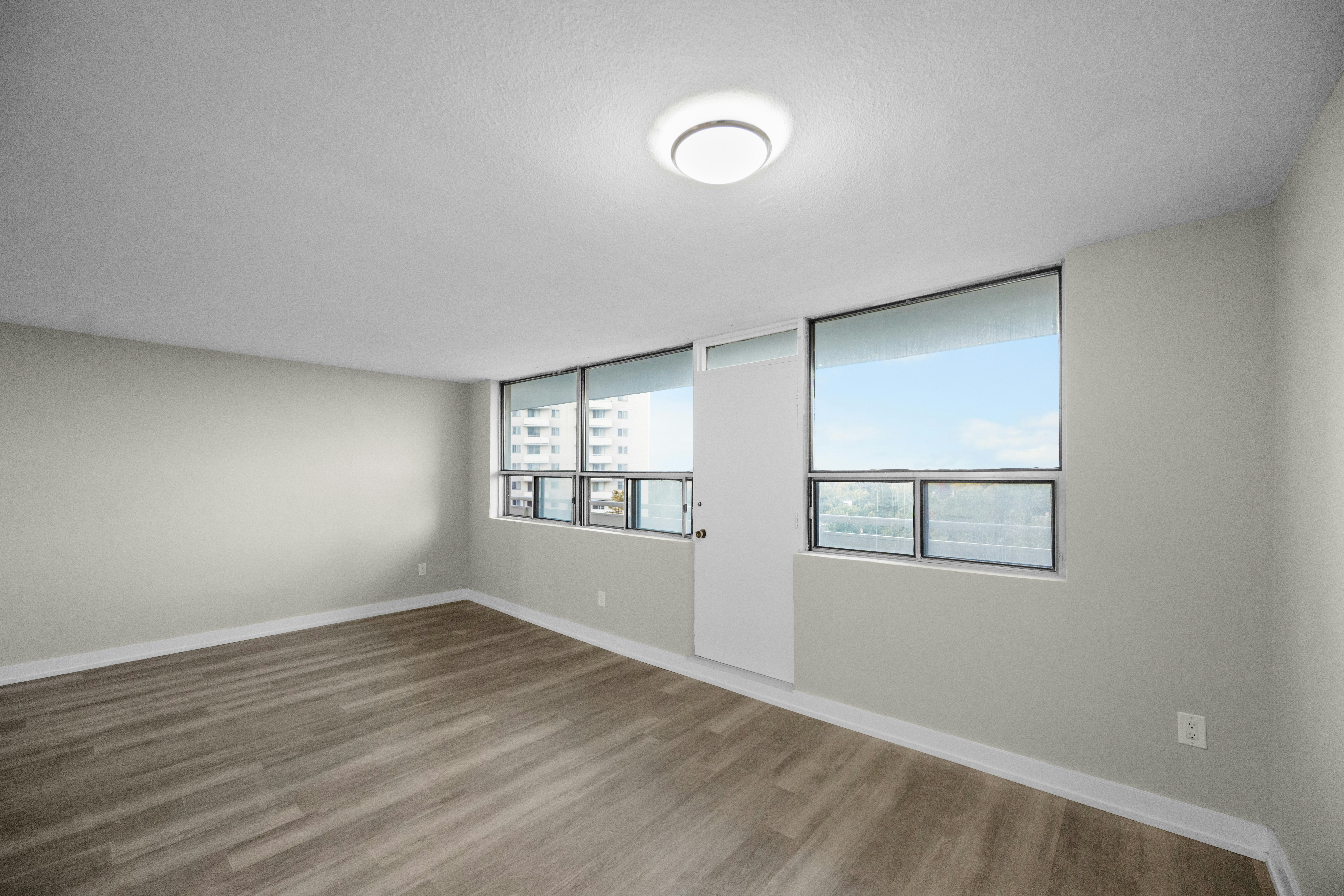 2B-2170 Sherobee Road, Mississauga, ON, L5A 3P8 - 5