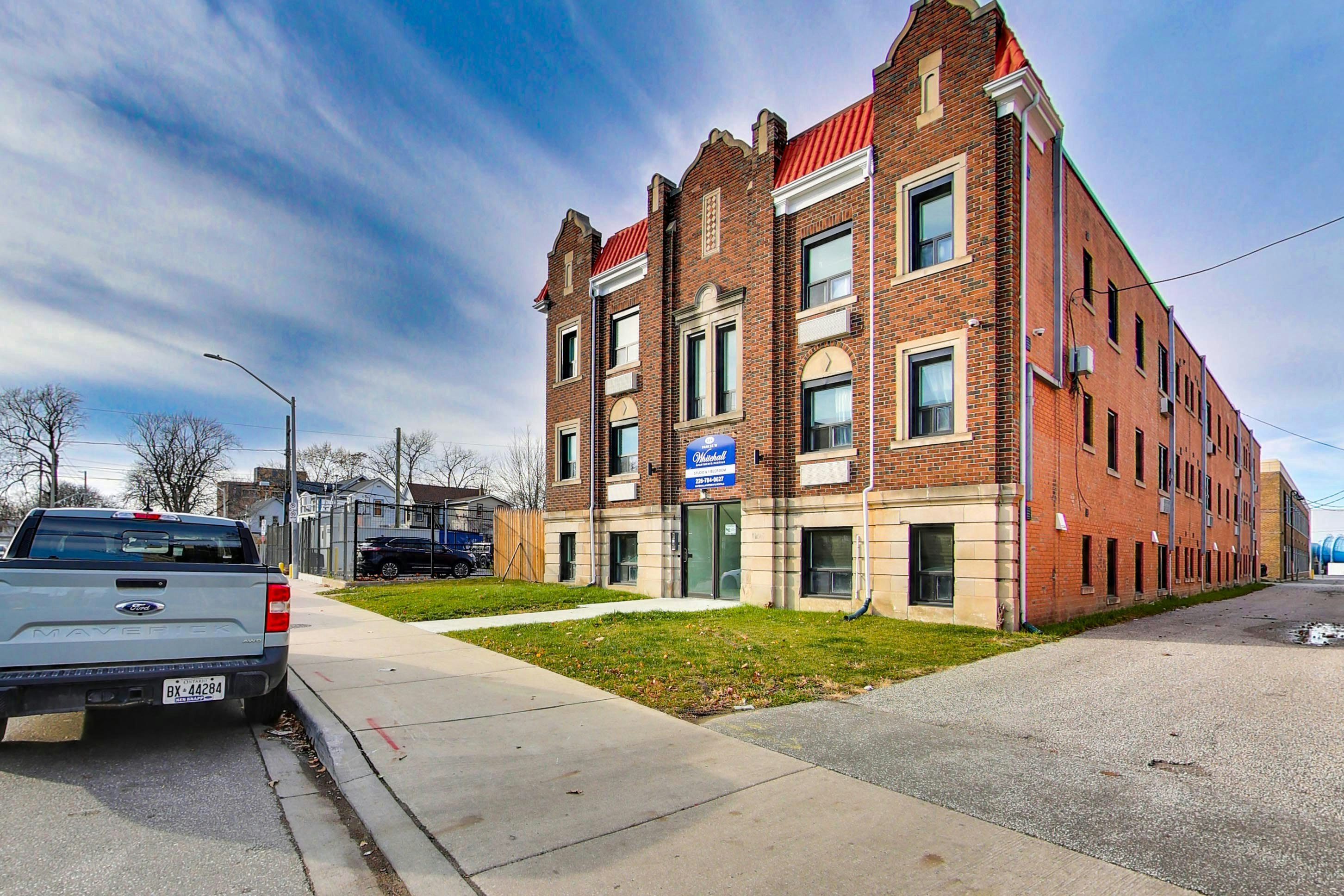 302-444 Park Street West, Windsor, ON, N9A 5V3