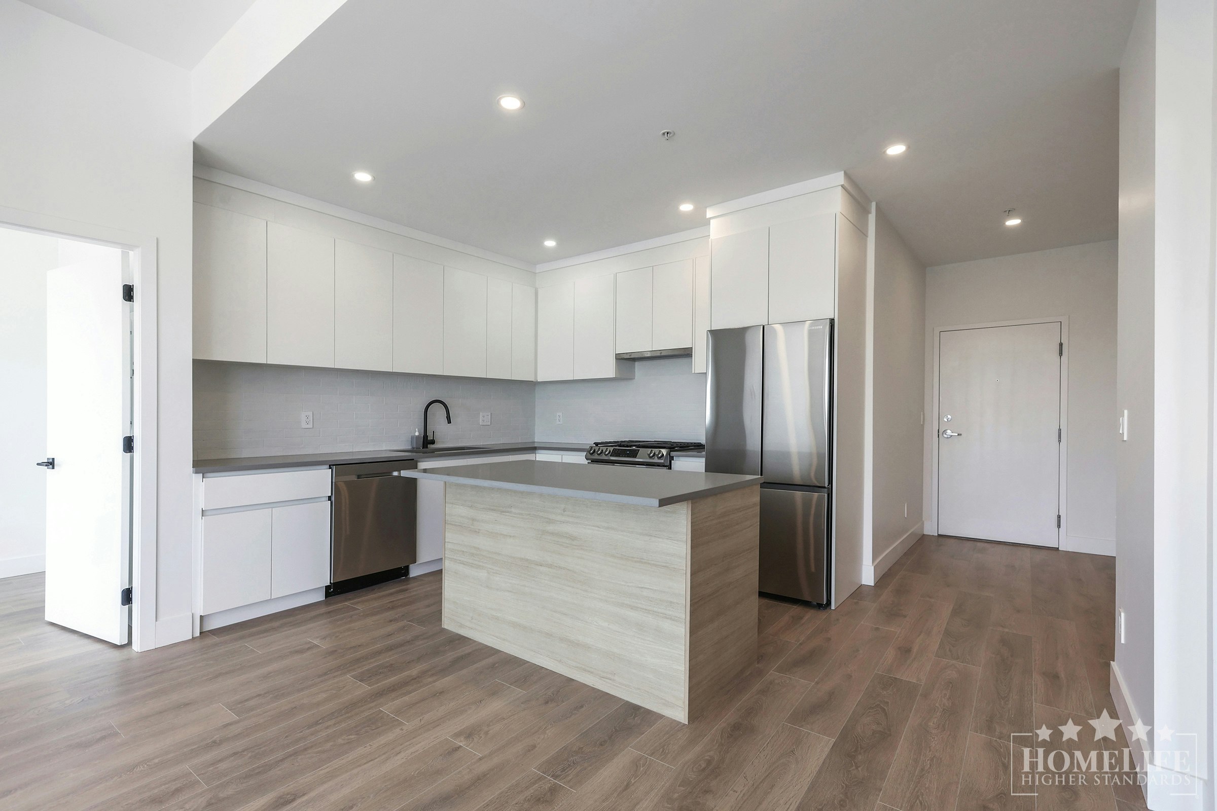 403-8496 120, Surrey, BC, V3W 3N5 - 9