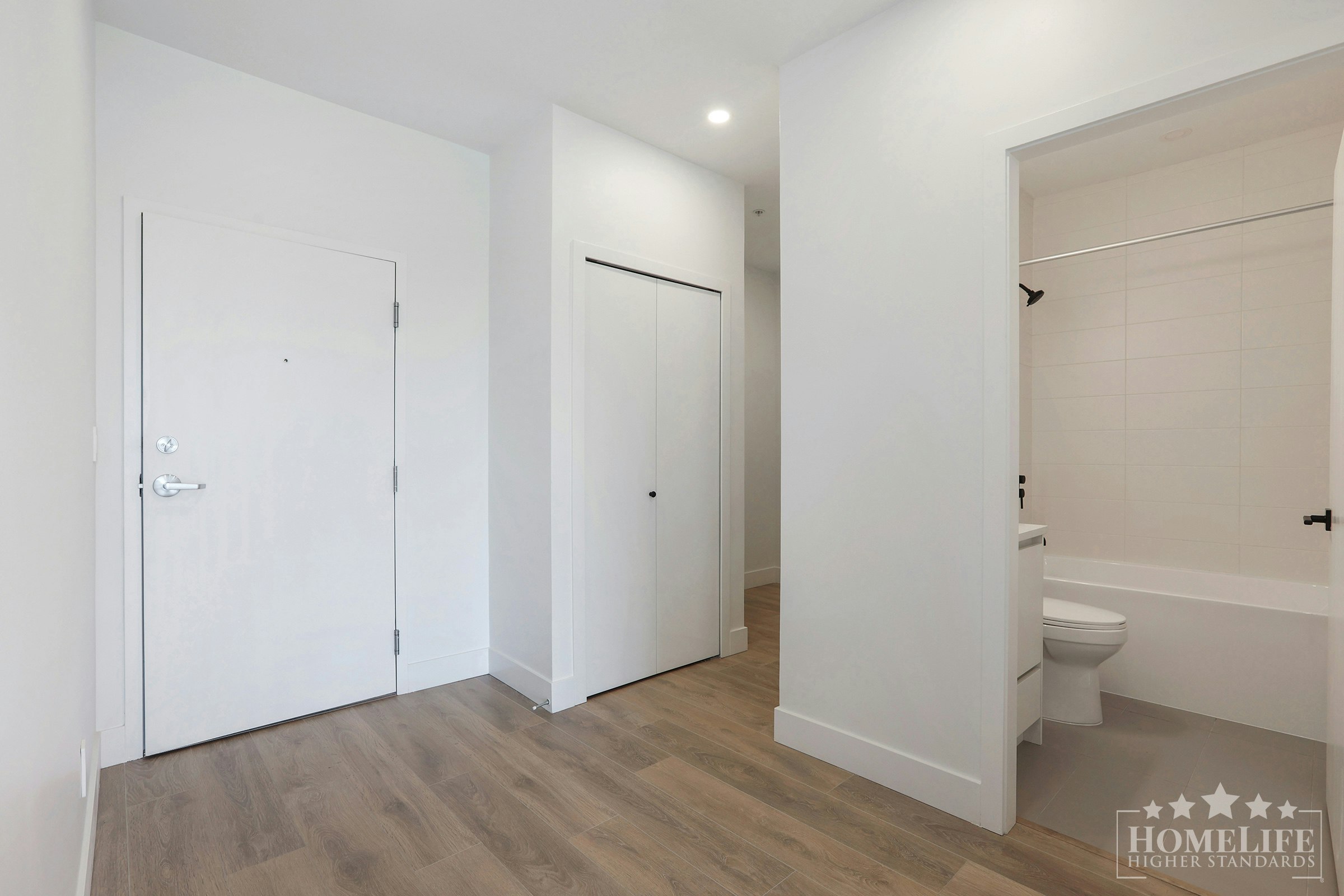 403-8496 120, Surrey, BC, V3W 3N5 - 5