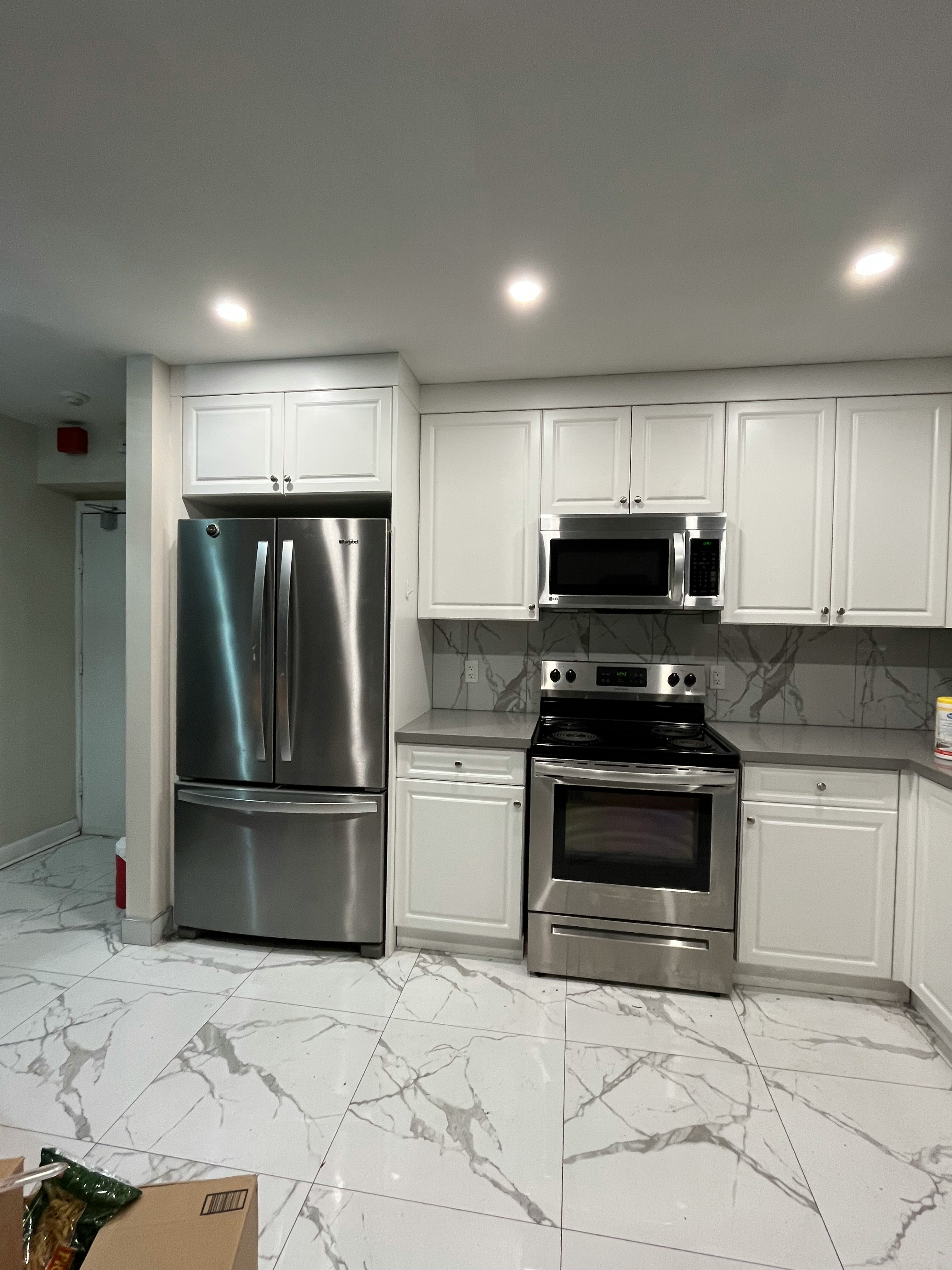 1-183 Maurice Drive, Oakville, ON, L6K 2W8 - 2