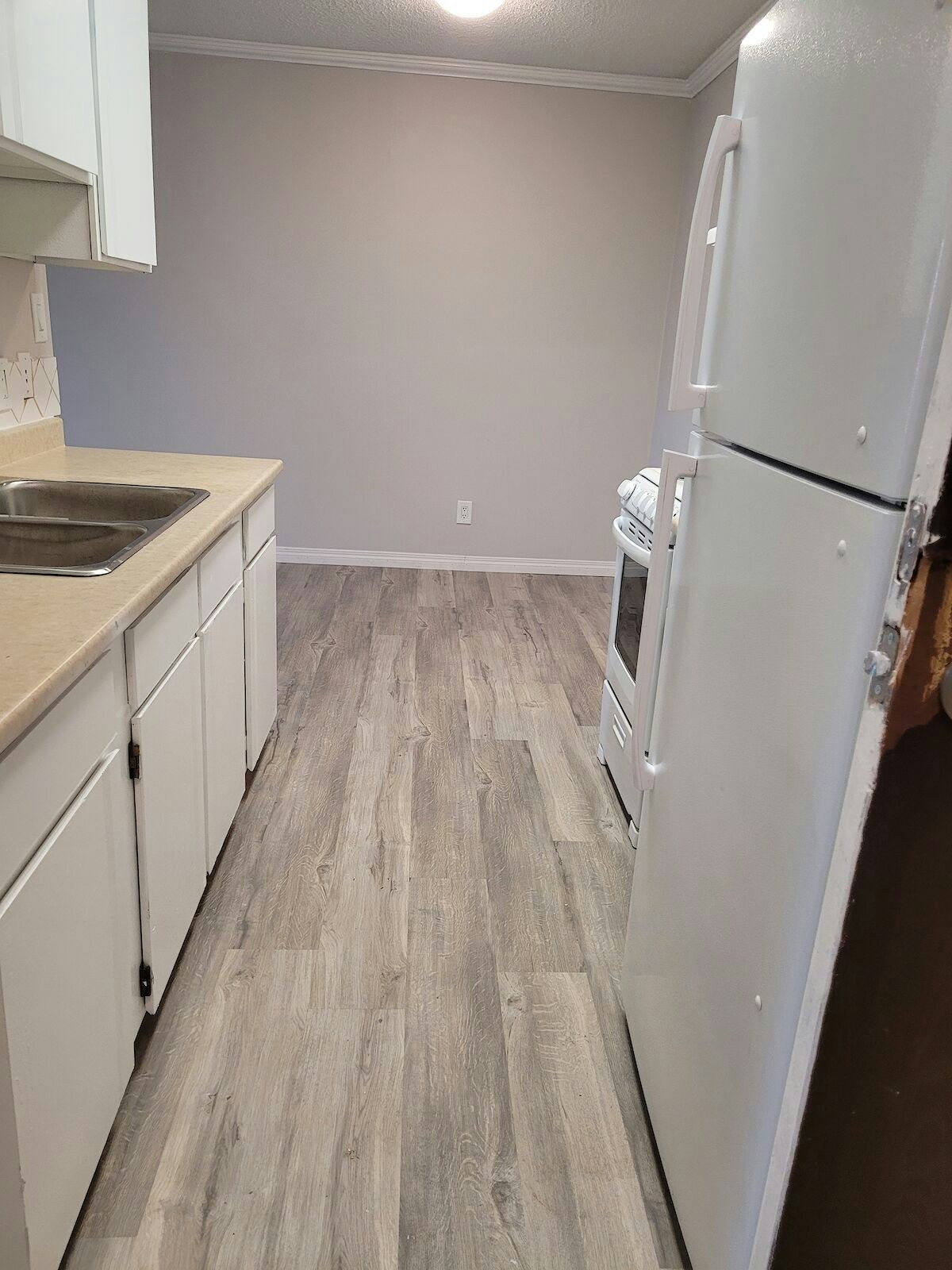 301-333 43 Avenue West, Claresholm, AB, T0L 0T0 - 2