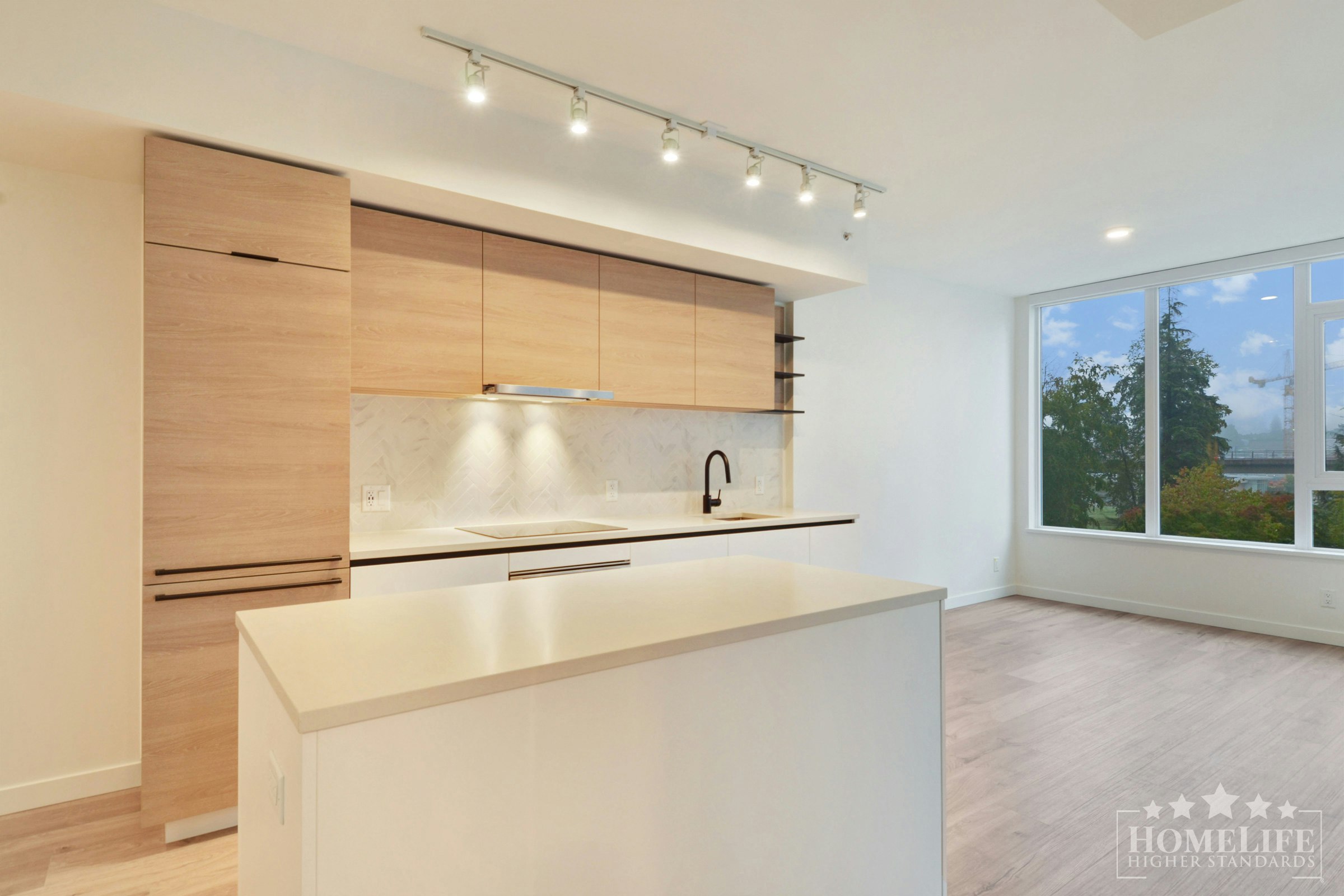 303-10448 University Drive, Surrey, BC, V3T 0S7 - 8