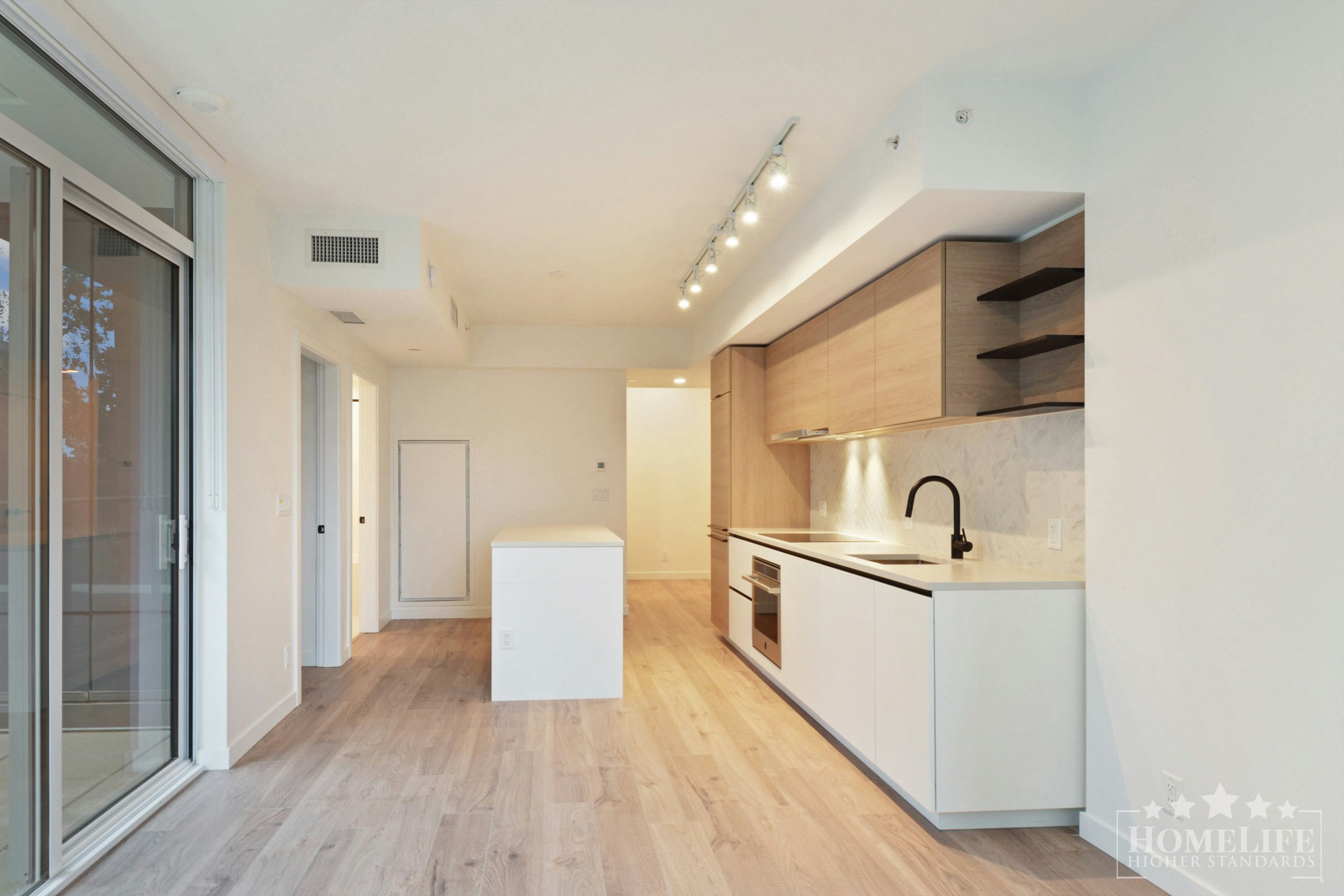 303-10448 University Drive, Surrey, BC, V3T 0S7 - 5