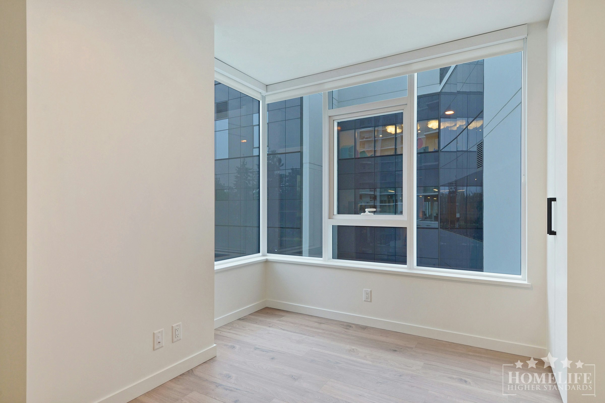 303-10448 University Drive, Surrey, BC, V3T 0S7 - 10