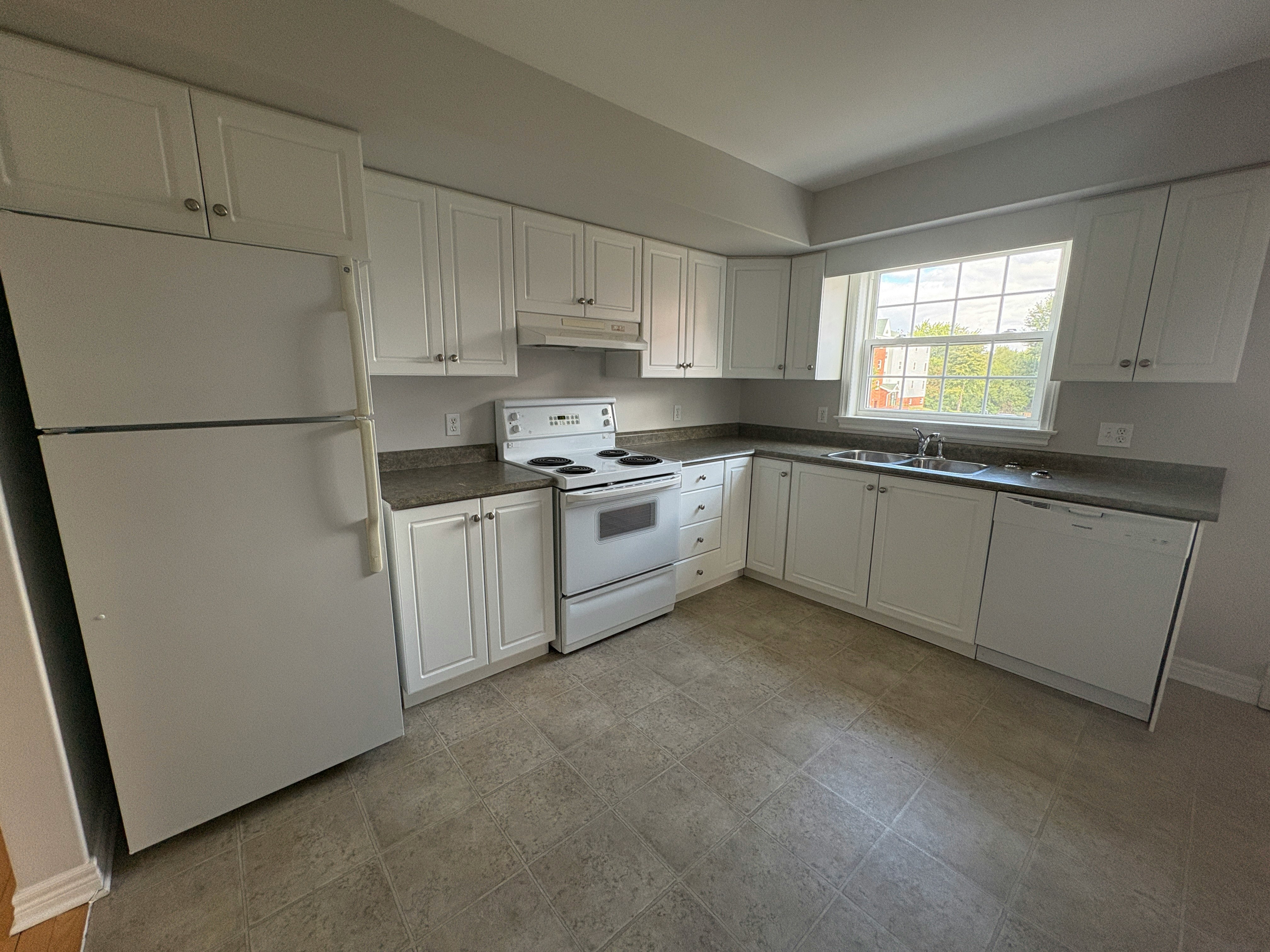 7-945 Cole Harbour Road, Dartmouth, NS, B2V 1E5