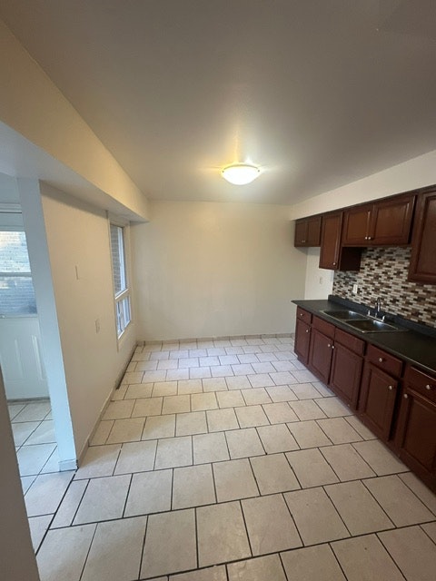 42-81 Eagen Drive, Kitchener, ON, N2M 5C7 - 4